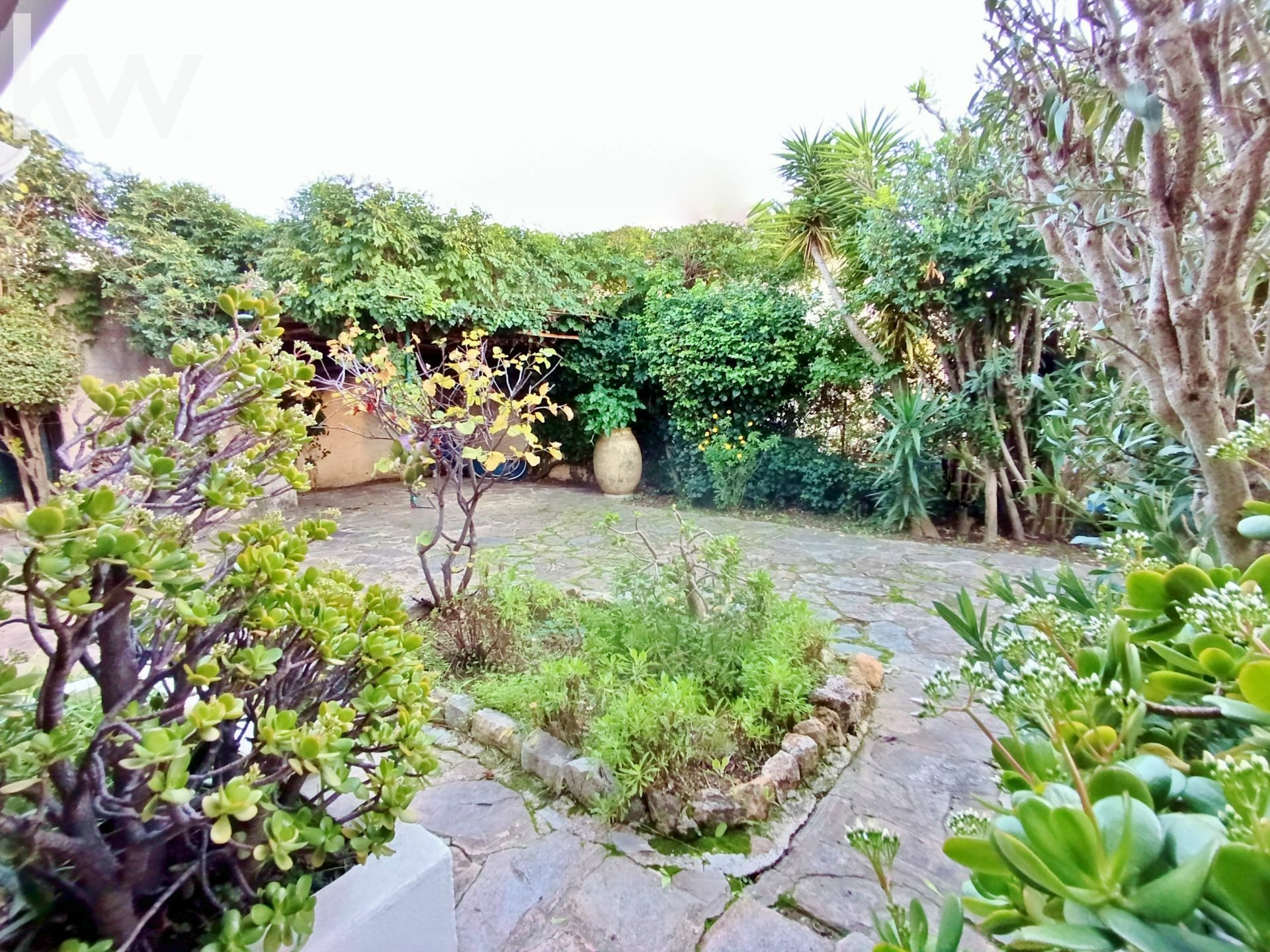VILLA proche CENTRE-VILLE – FORT POTENTIEL