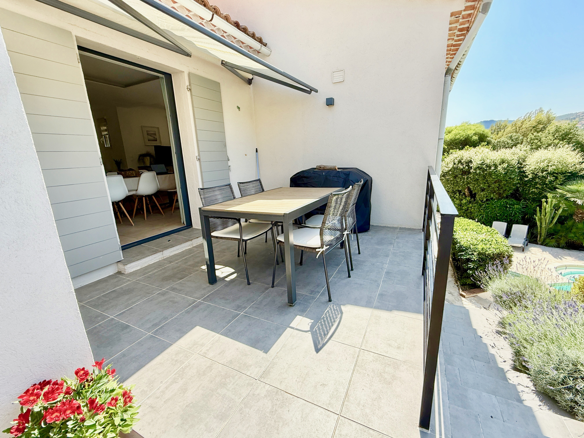 Maison rénovée – Quartier le plus prisé de Cavalaire