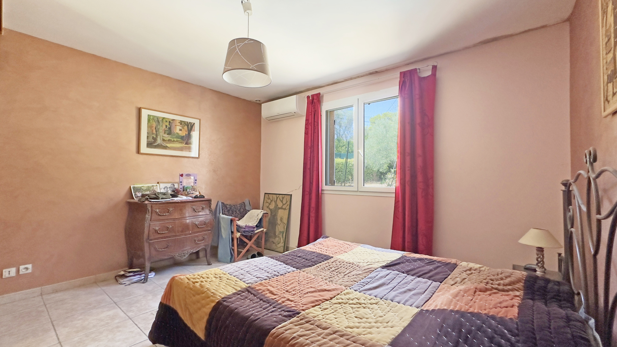 MAISON FAMILIALE AVEC PISCINE   CALME ET ESPACE SANS VIS-À-VIS