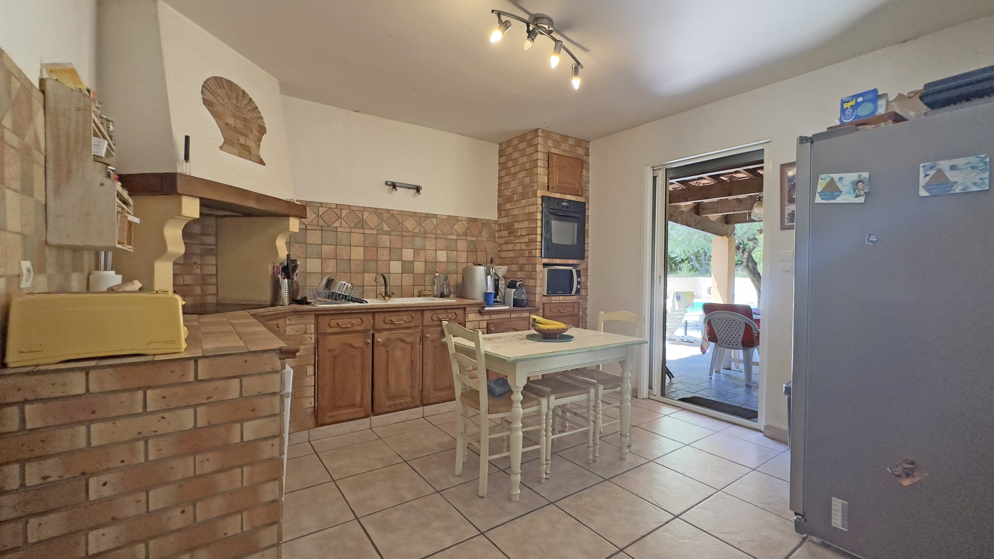 MAISON FAMILIALE AVEC PISCINE   CALME ET ESPACE SANS VIS-À-VIS