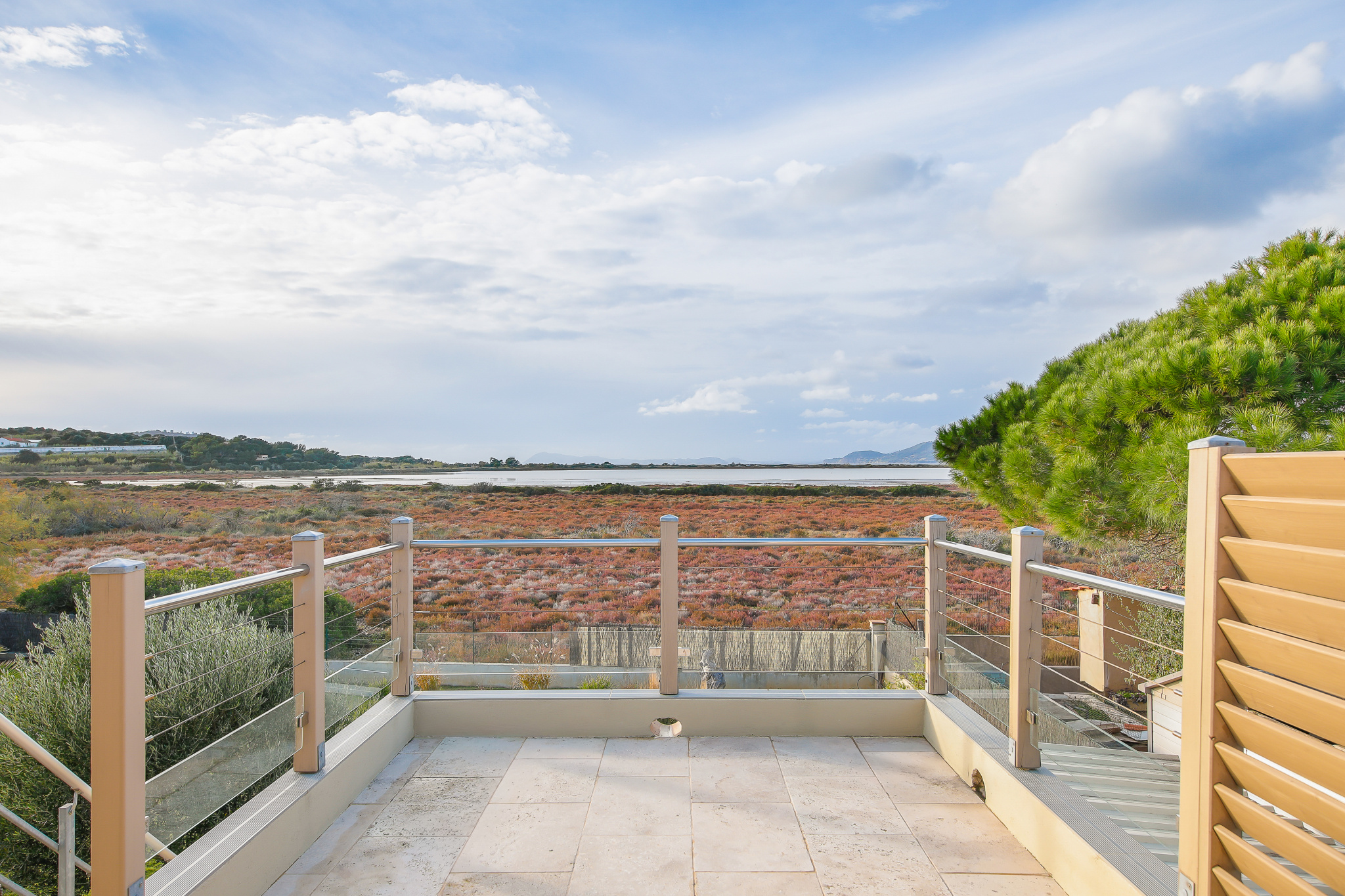 COUP DE COEUR  – GIENS – VILLA T7 VUE MER ET MARAIS