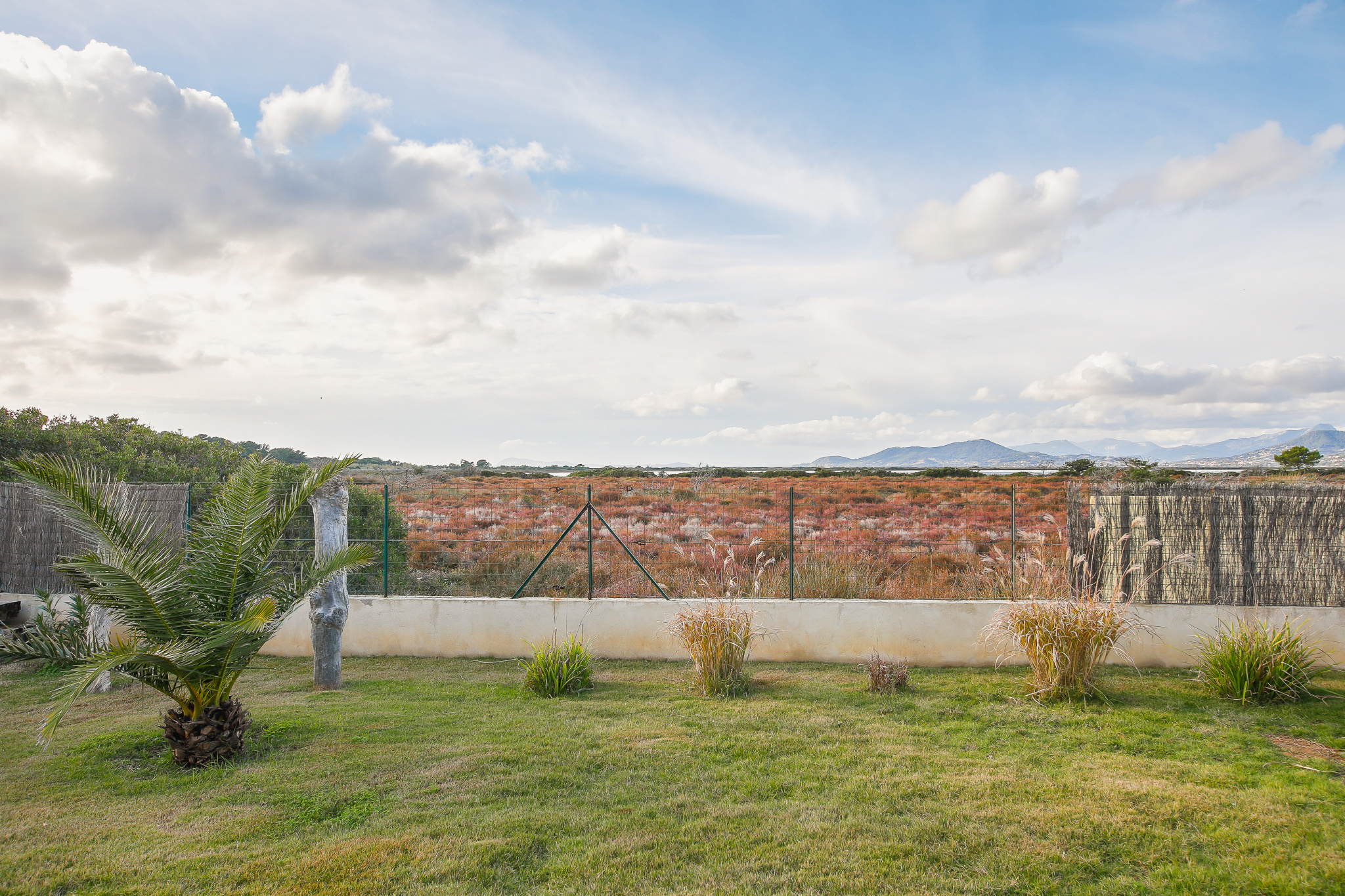 COUP DE COEUR  – GIENS – VILLA T7 VUE MER ET MARAIS