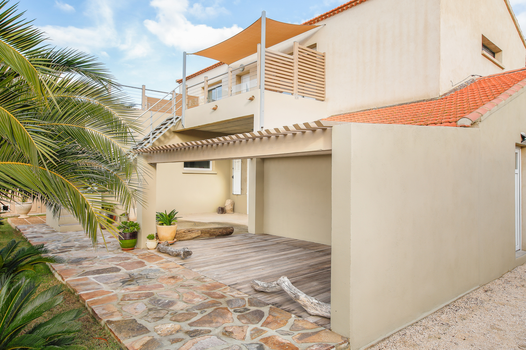 COUP DE COEUR  – GIENS – VILLA T7 VUE MER ET MARAIS