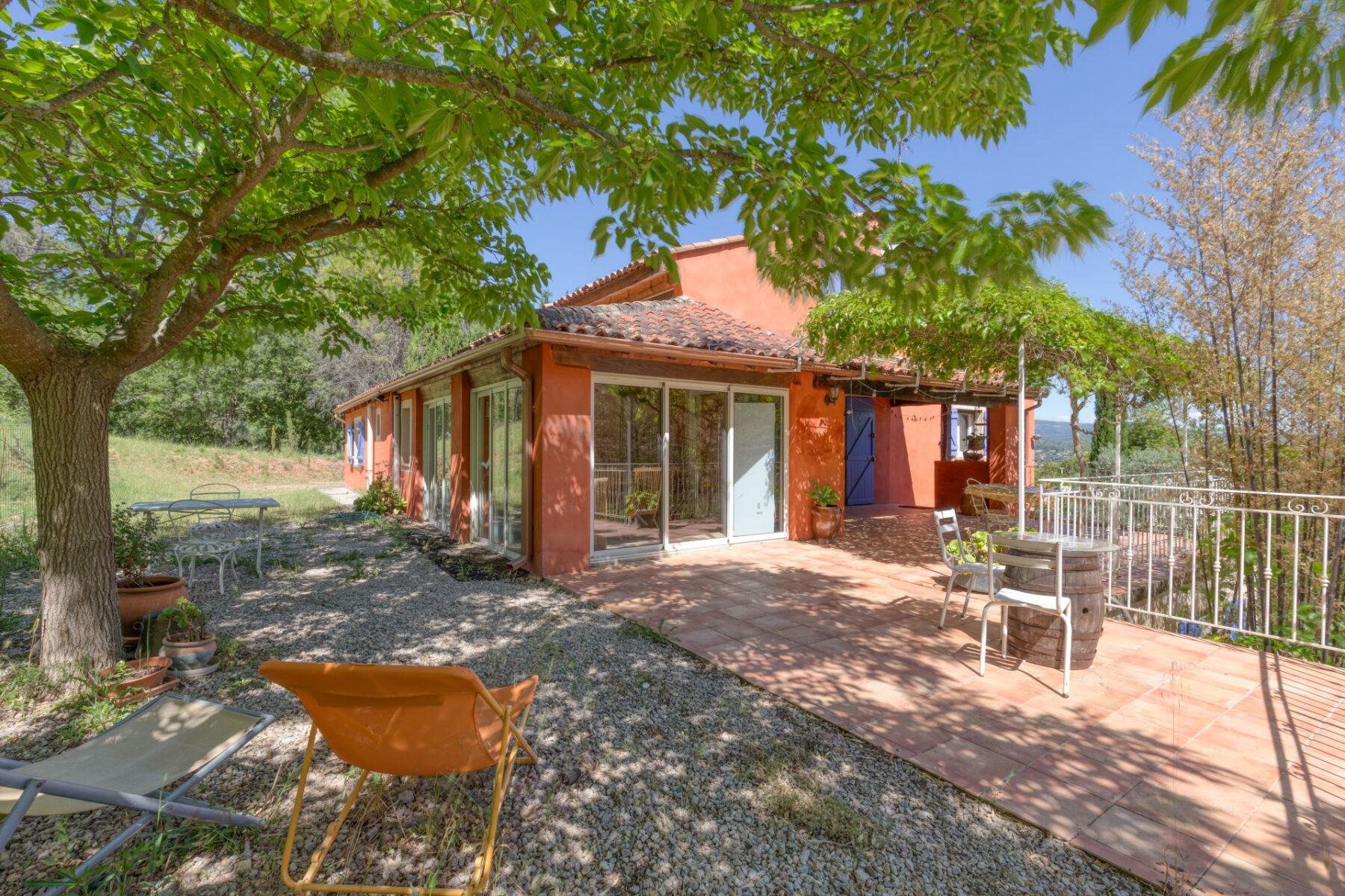 2 Maisons, 2 piscines, atelier indépendant et près de 3ha de