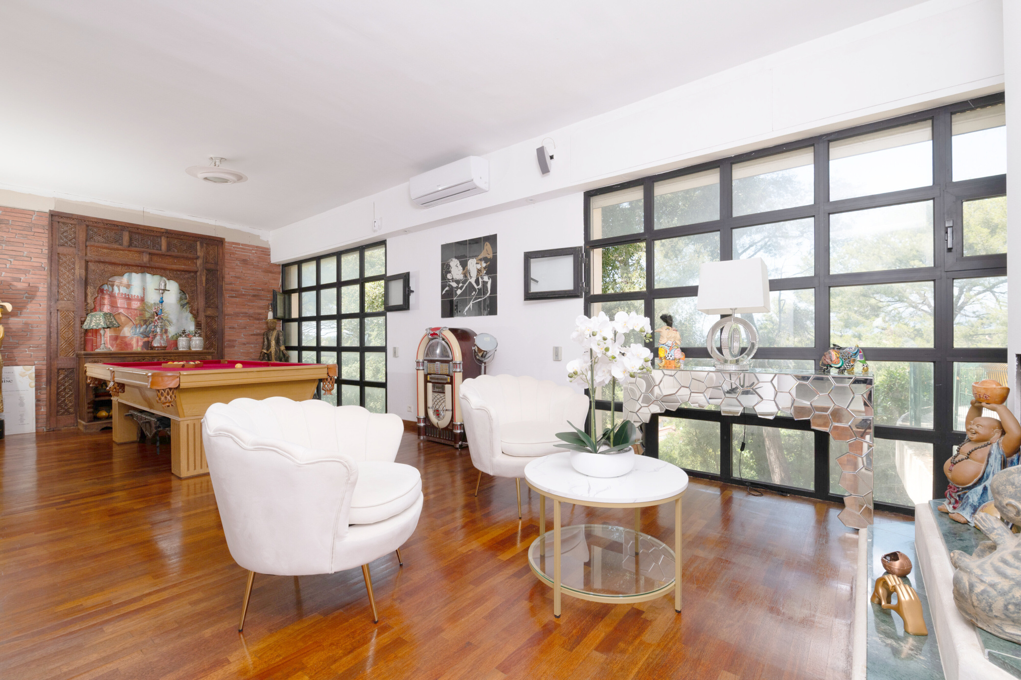 Élégante villa d&rsquo;architecte avec vue mer, piscine et jardin