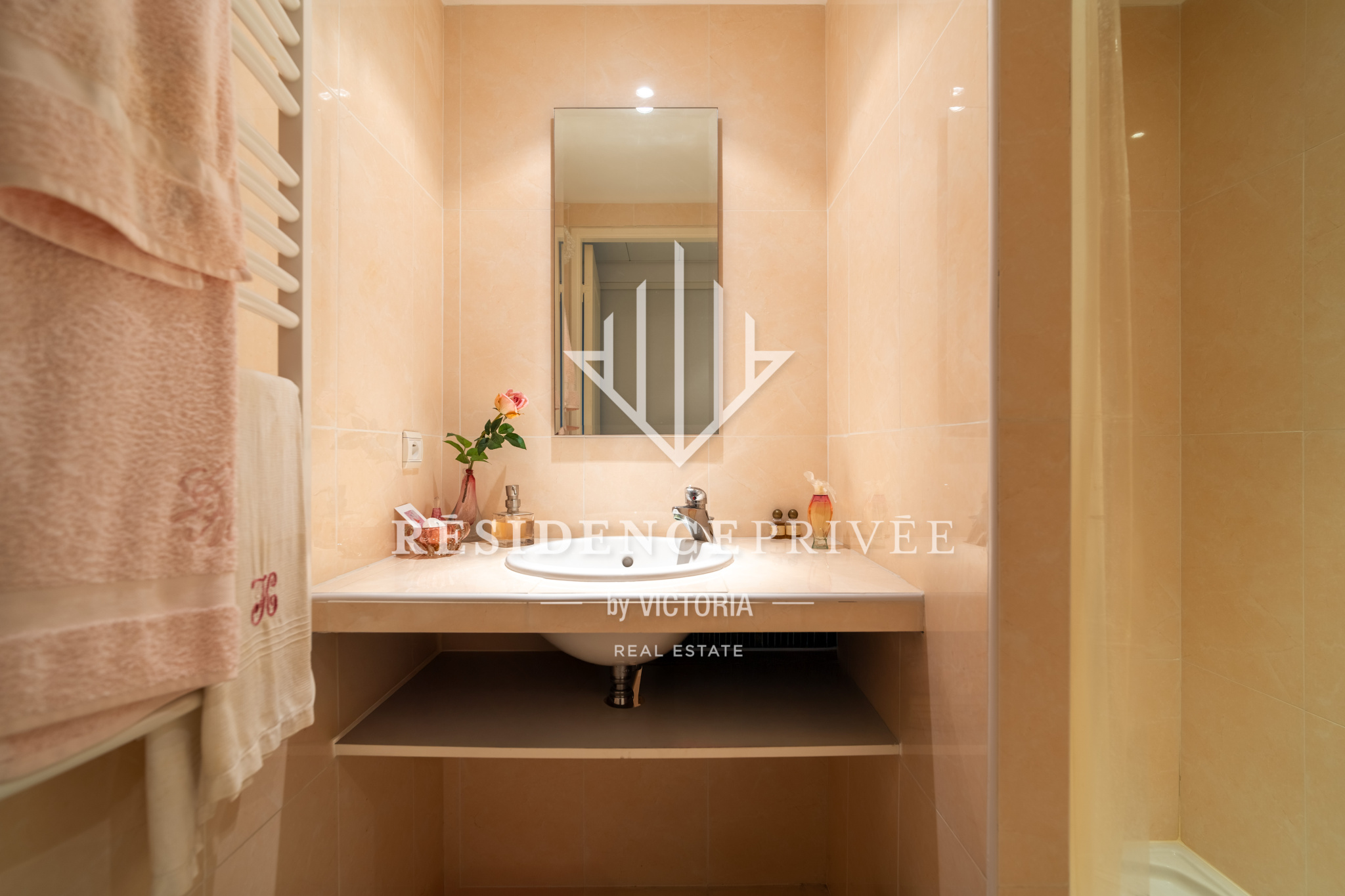 Appartement 5 pièces Terrasse, Piscine et Garage sur le Port de Hyères