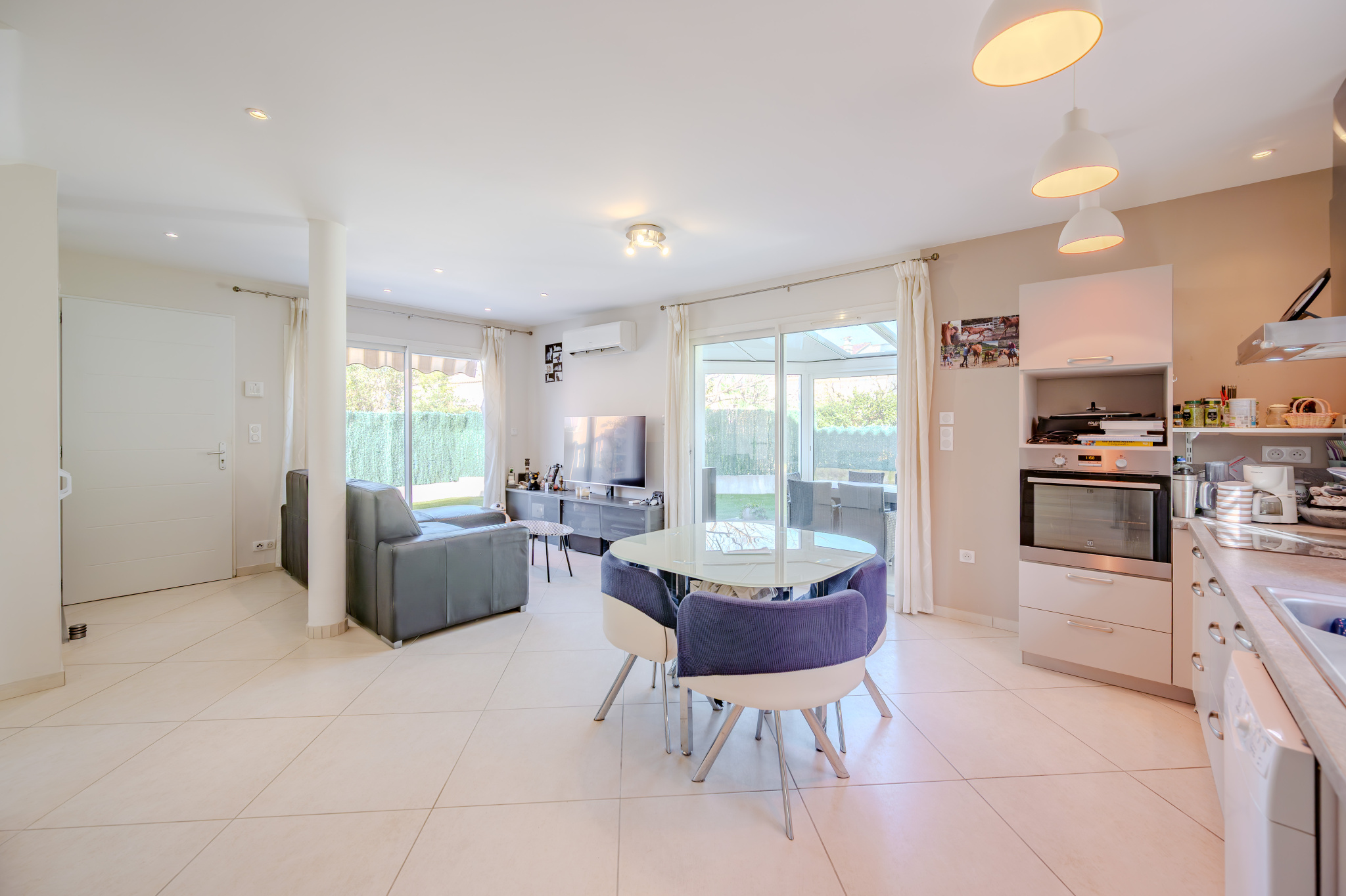 MAISON RECENTE AU CALME …