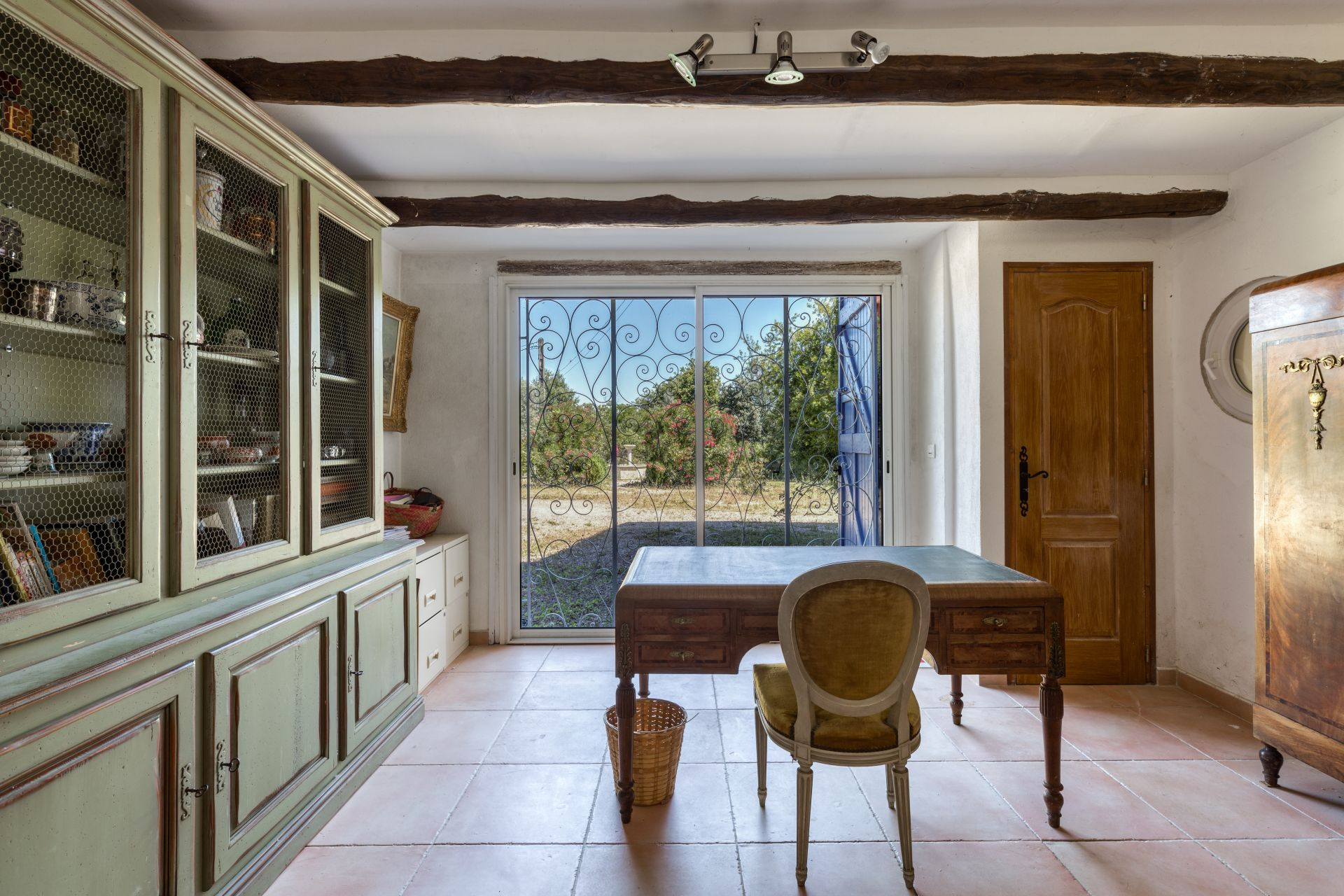 2 Maisons, 2 piscines, atelier indépendant et près de 3ha de terrains