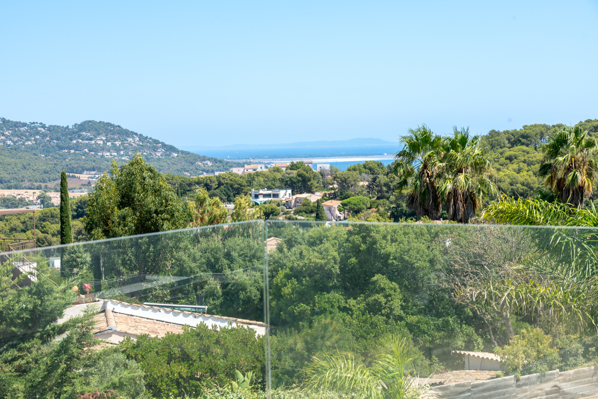 A Carqueiranne -Villa Architecte vue mer avec piscine