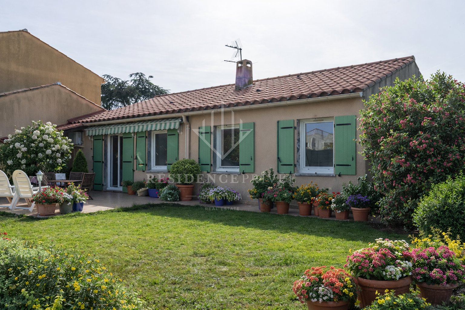 Maison Plain-pied secteur Almanarre