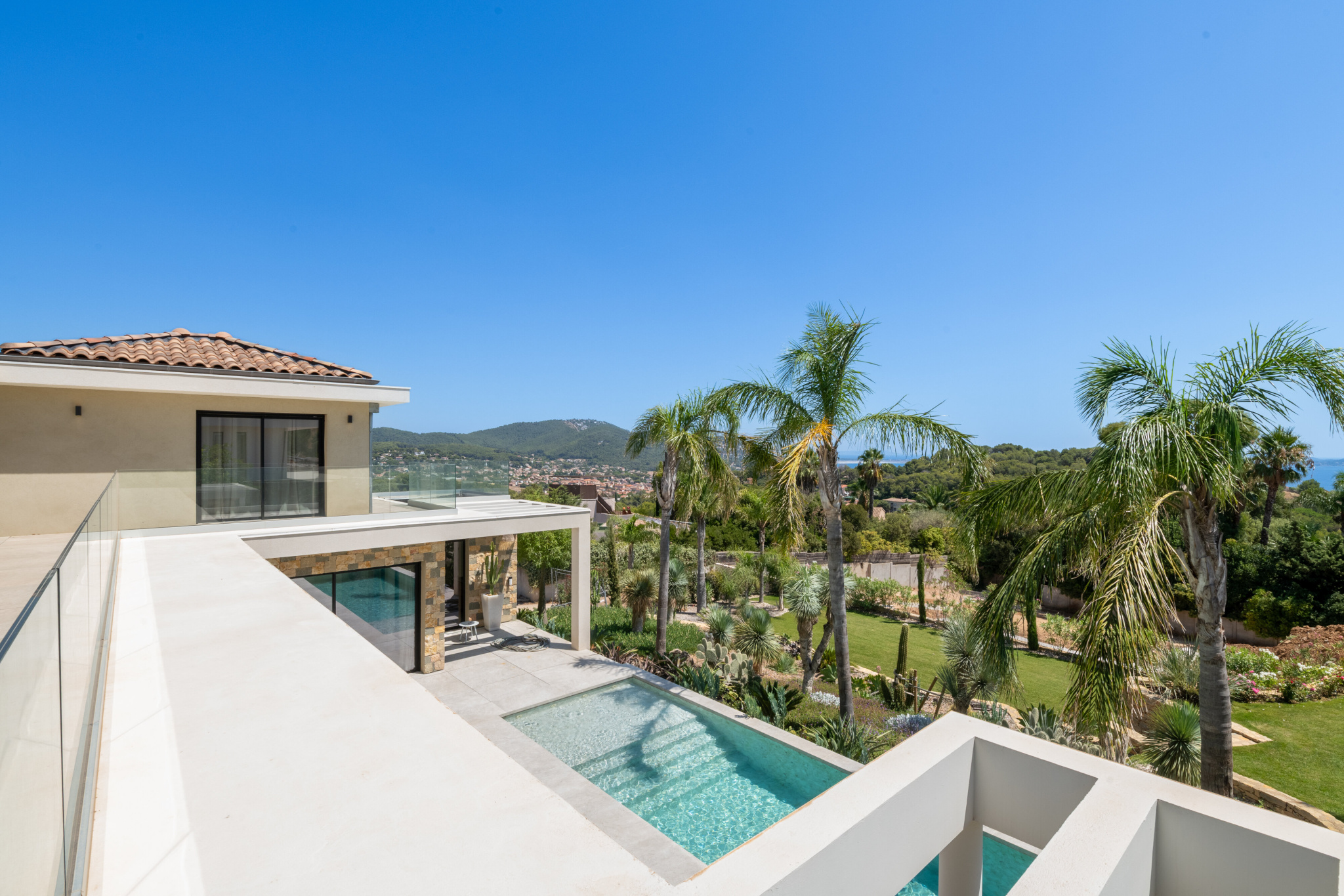 A Carqueiranne -Villa Architecte vue mer avec piscine