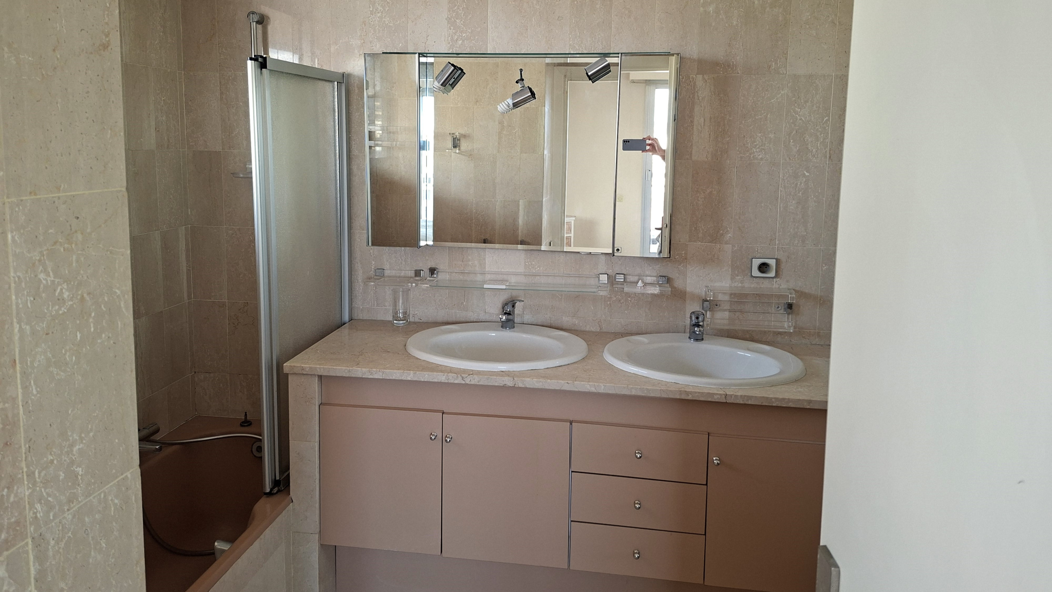 Appartement de Standing – Pointe Croisette T7 – Cannes – Le Palais Impérial – 5o Etage Vue 360o – 5 Chambres