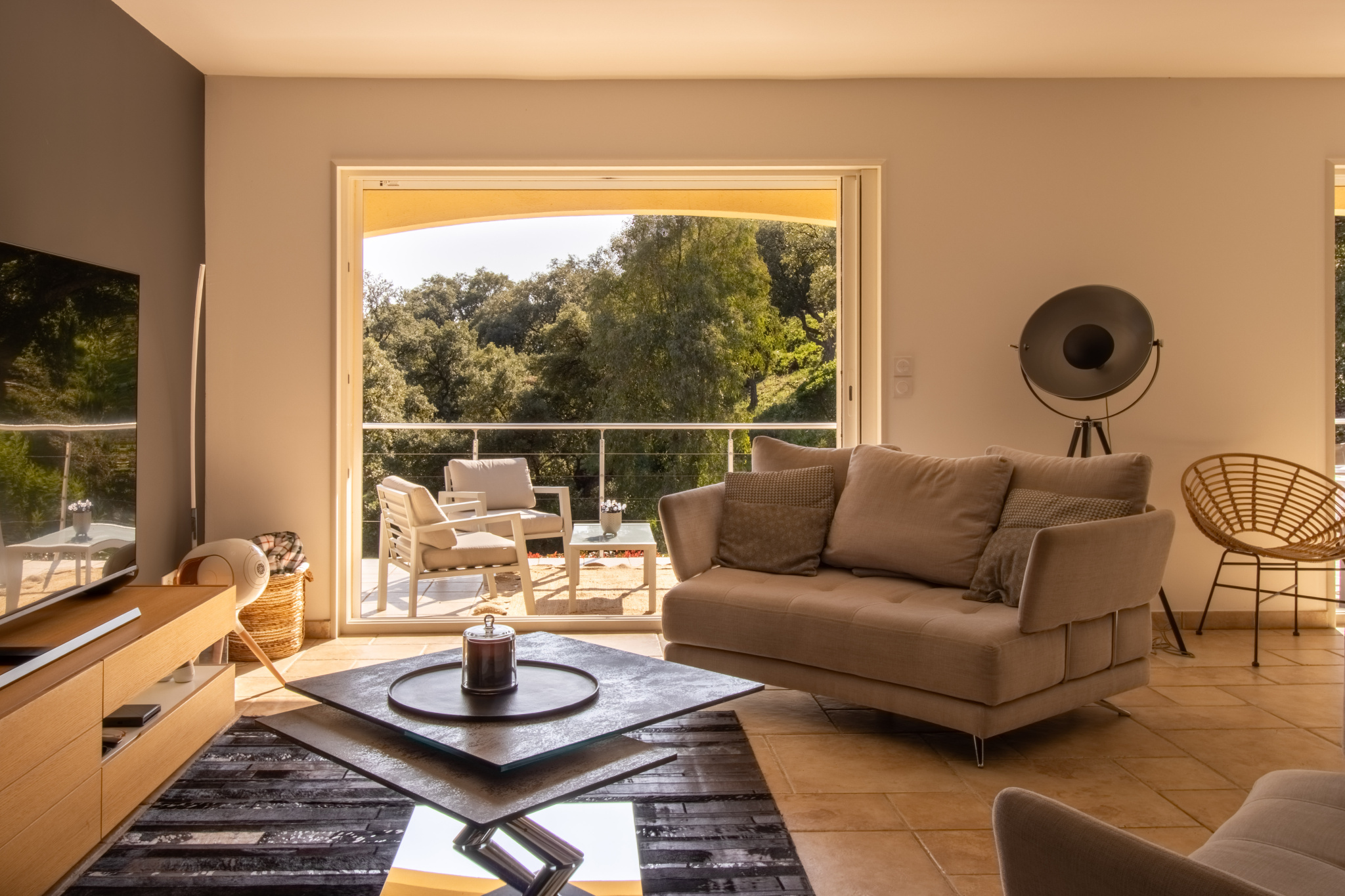 Villa en impasse avec dépendance et piscine