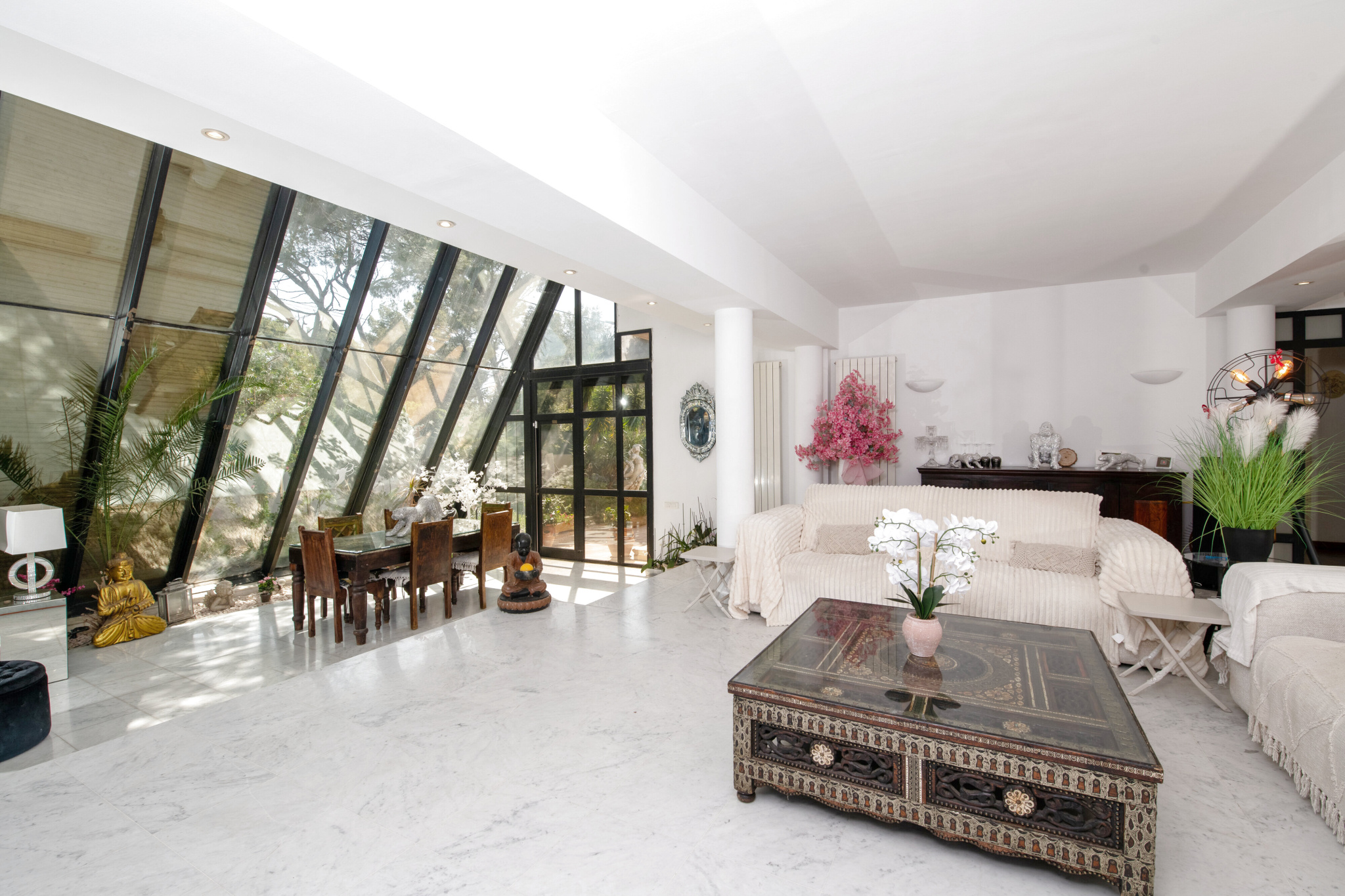 Élégante villa d’architecte avec vue mer, piscine et jardin paysager