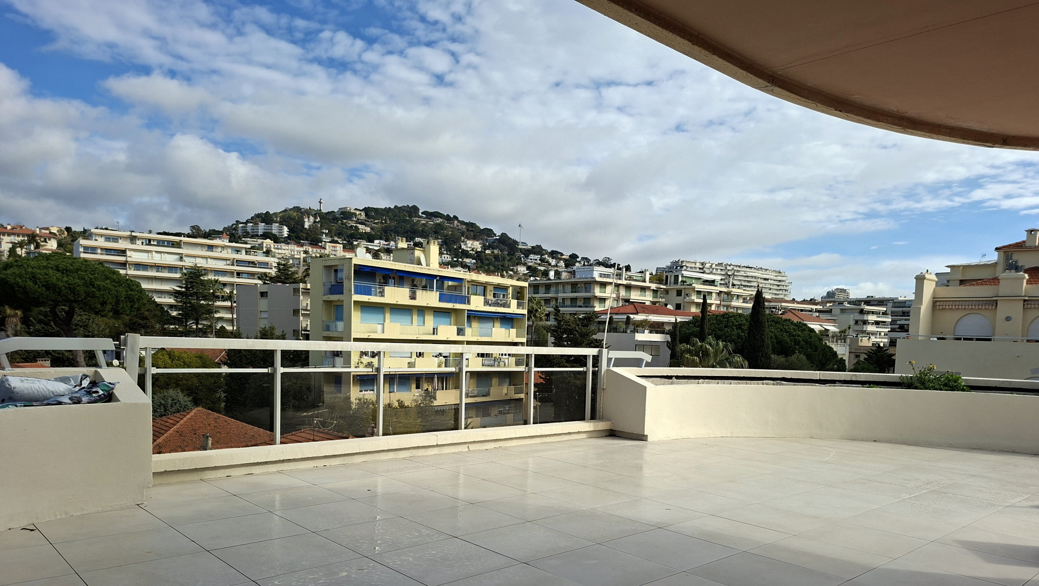 Appartement de Standing – Pointe Croisette T7 – Cannes – Le Palais Impérial – 5o Etage Vue 360o – 5 Chambres