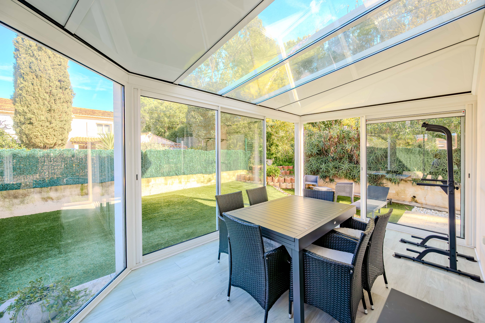 MAISON RECENTE AU CALME …