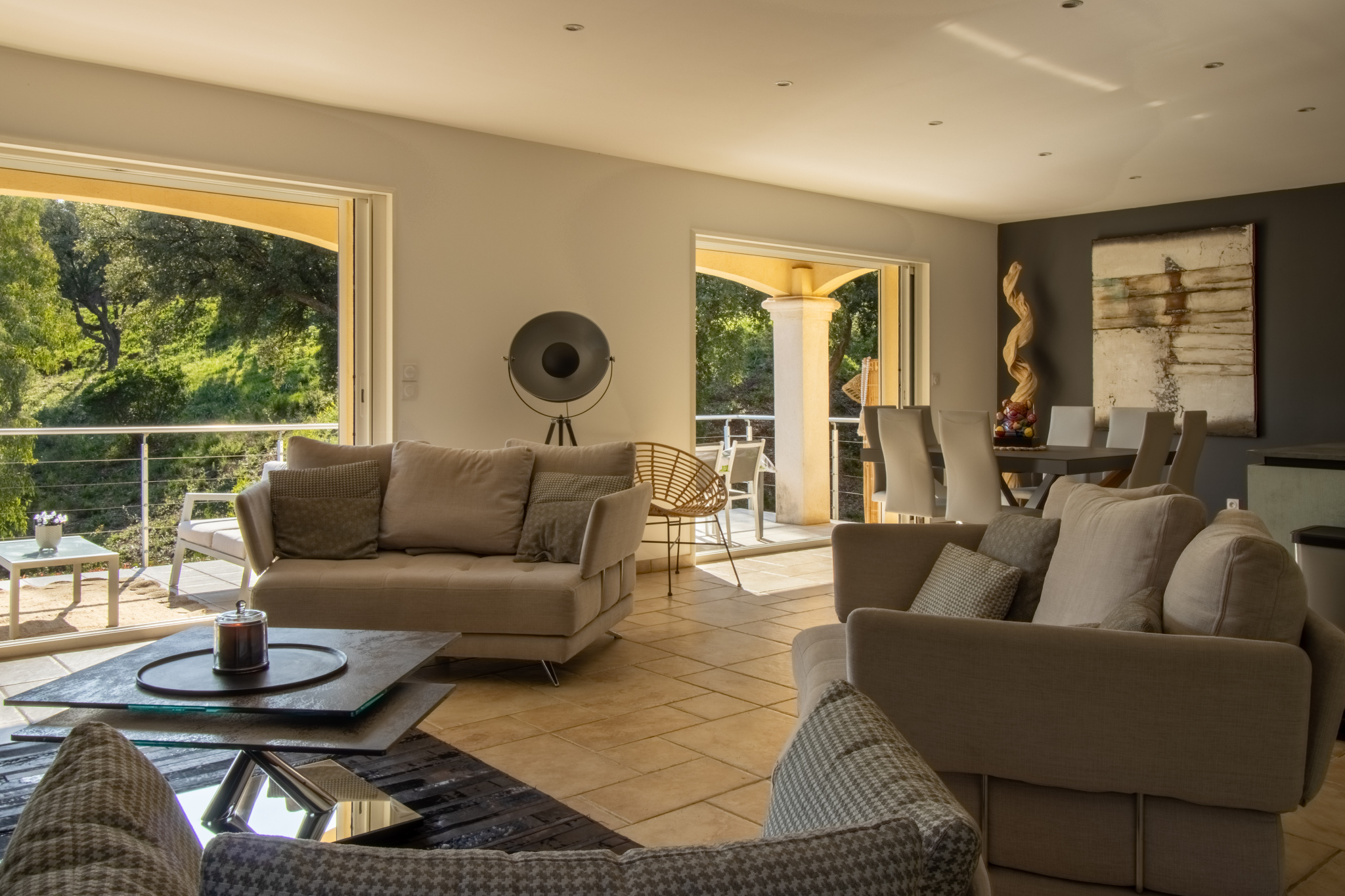 Villa en impasse avec dépendance et piscine