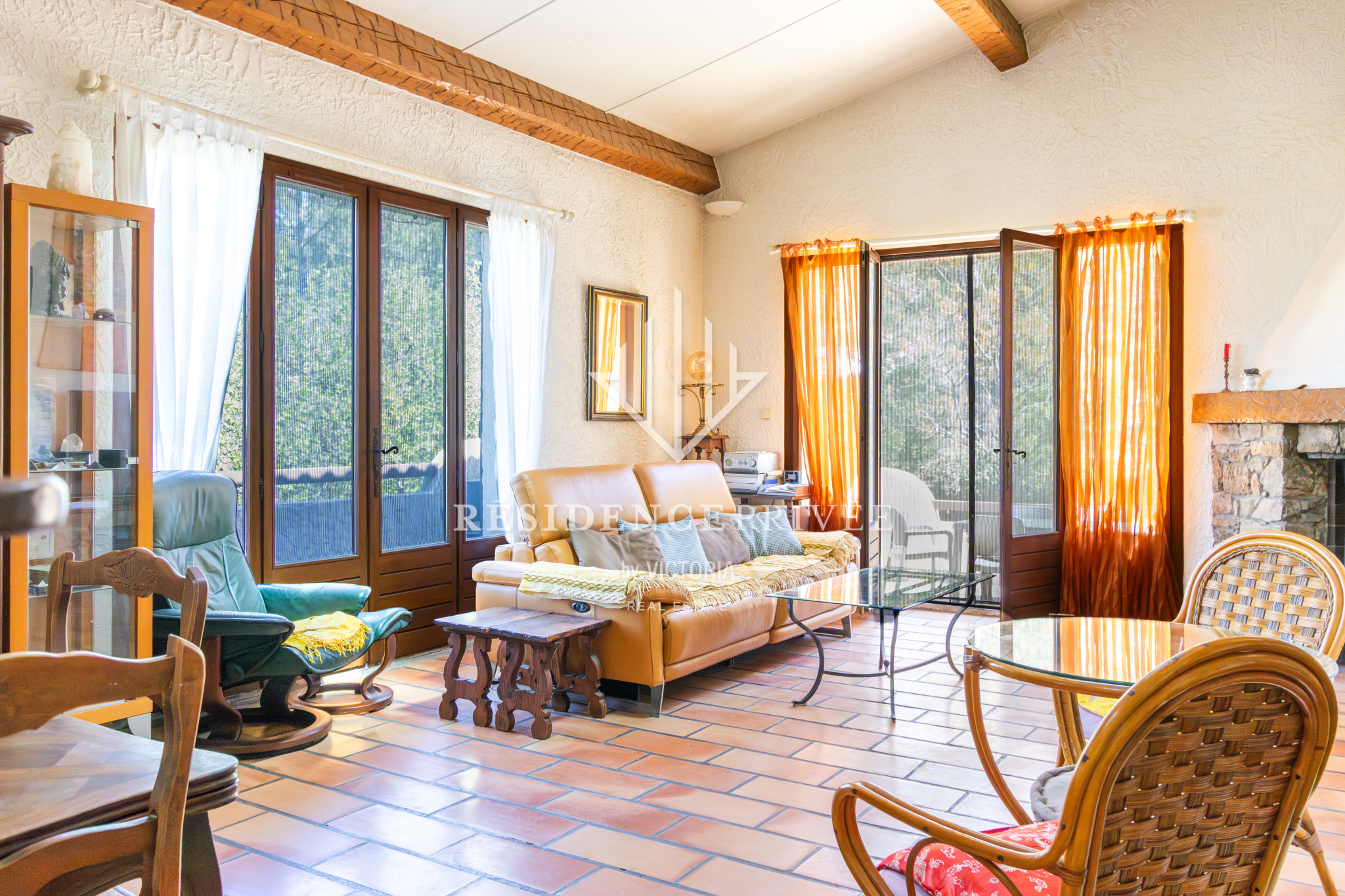 Villa avec terrain de 3000m2 et appartement indépendant