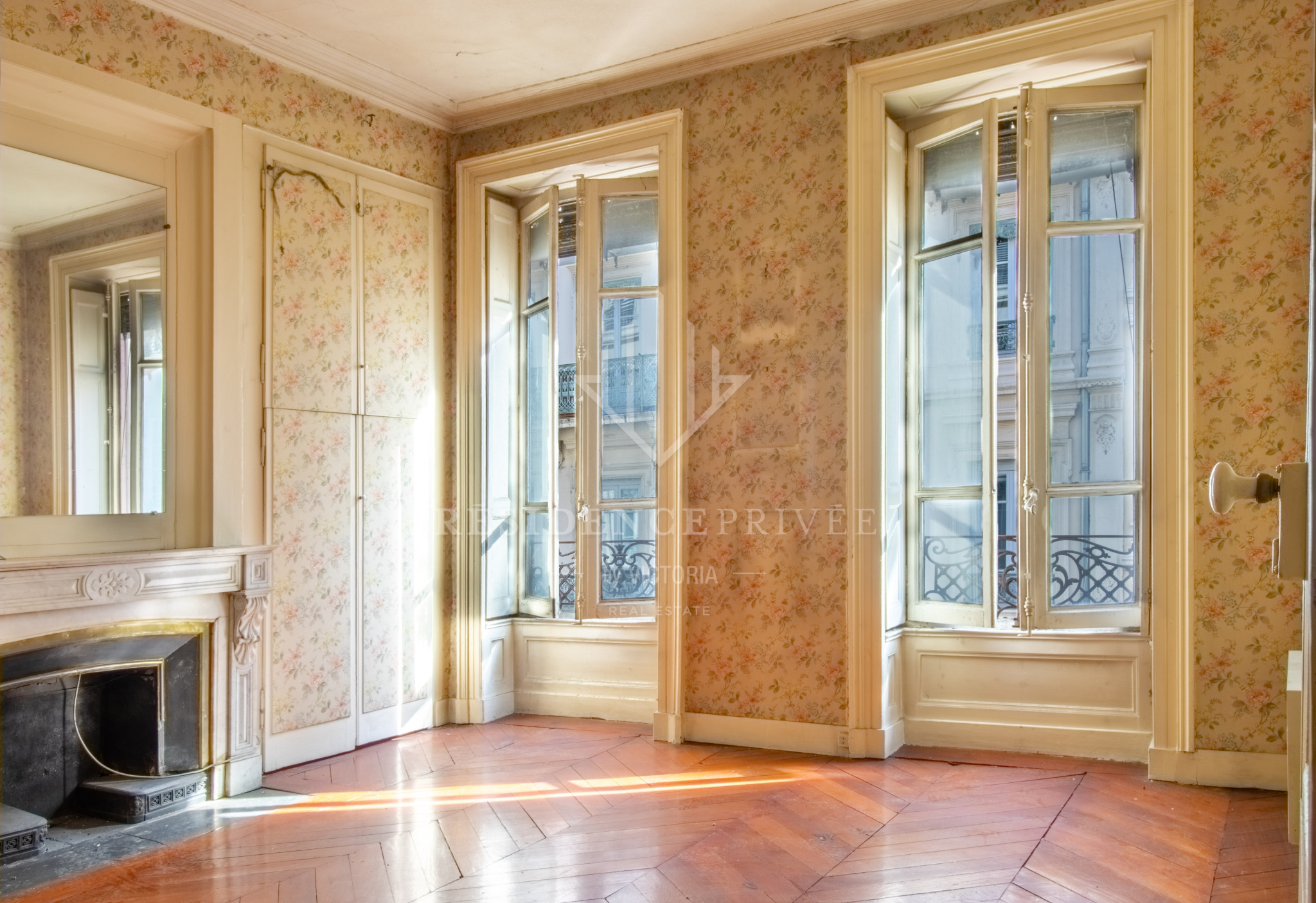 Appartement 2 pièces avec ascenseur et cave dans le 6ème.