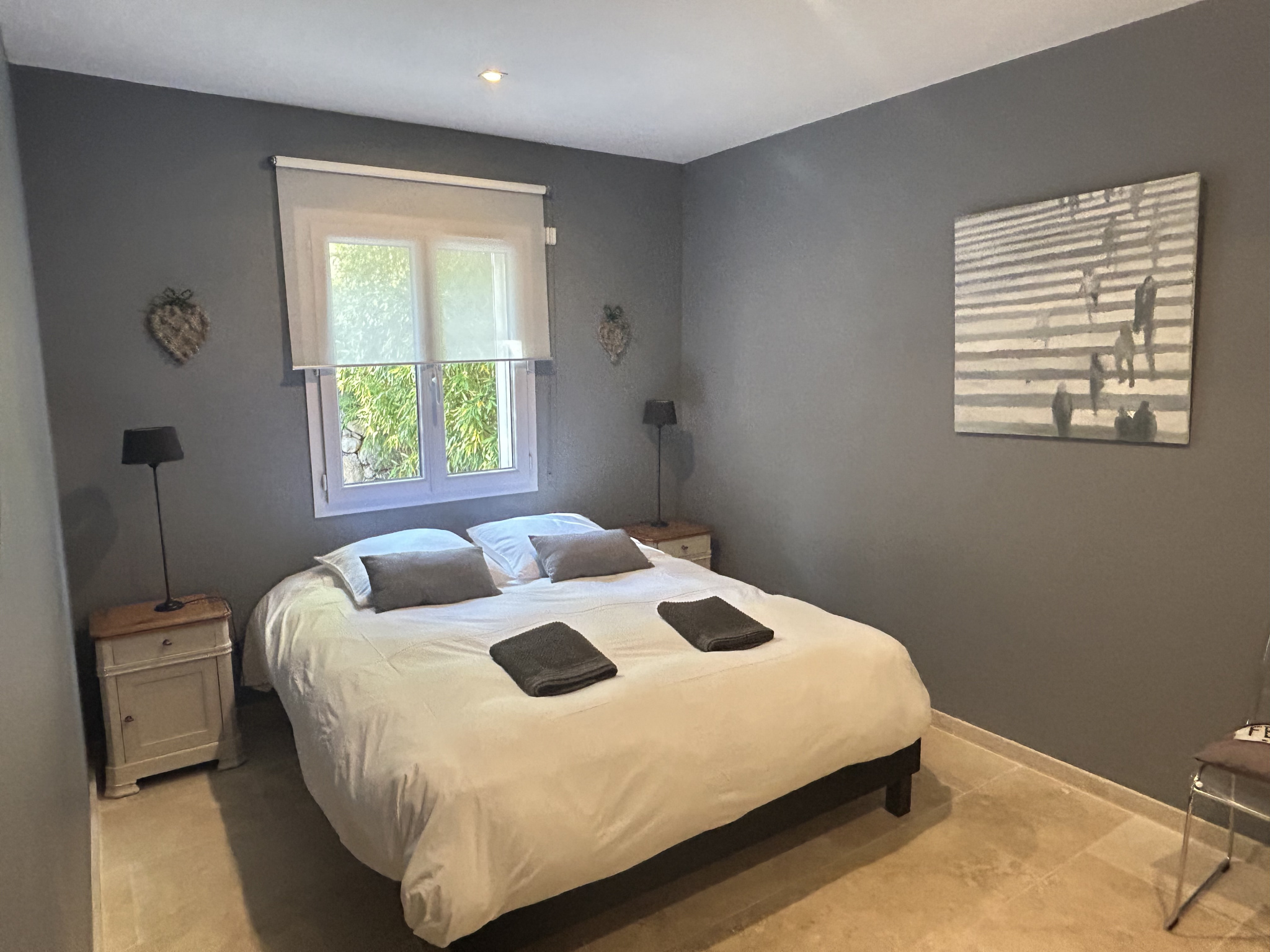 Villa d&rsquo;architecte de 221m2 9P 7Ch avec Piscine et Pool house à SOLLIES PONT. Rendement locatif important.