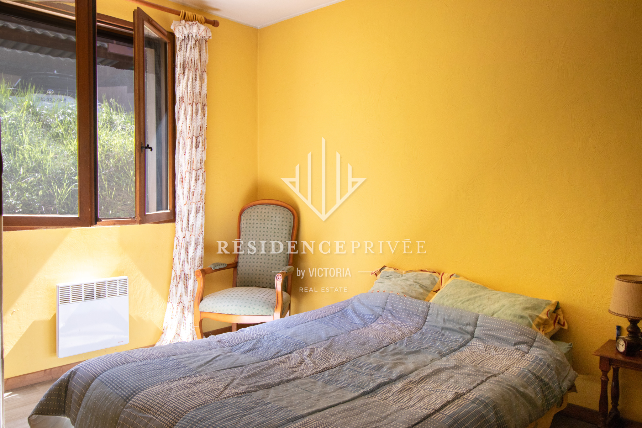 Villa avec terrain de 3000m2 et appartement indépendant