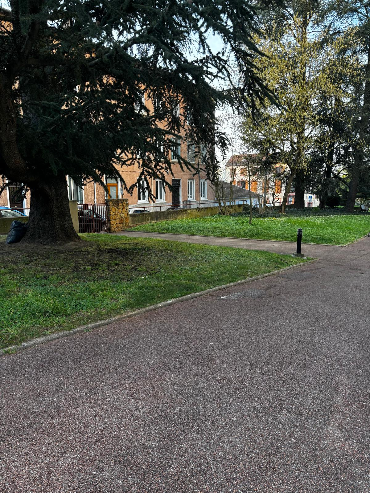 Appartement 3/4 pièces avec balcon et parking