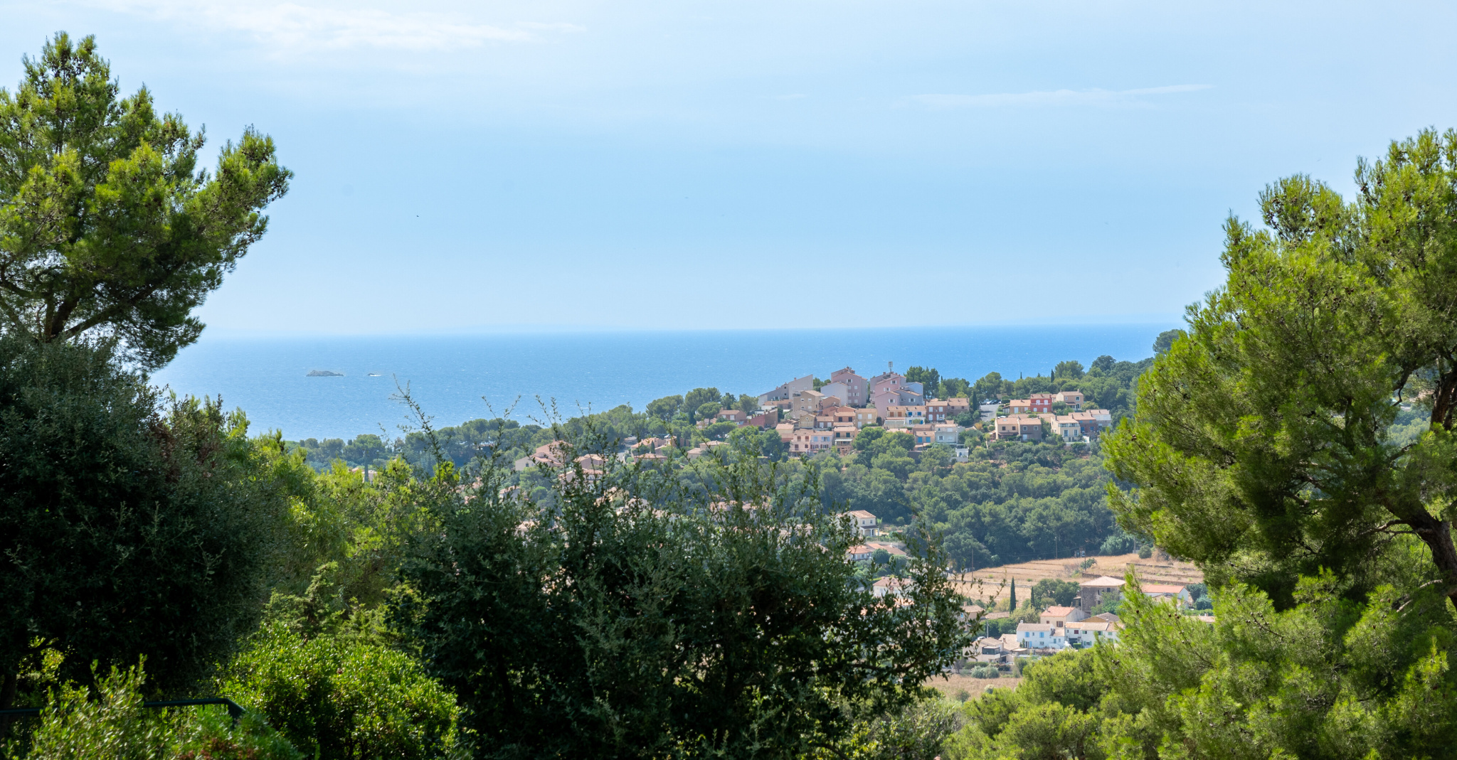 Villa avec vue mer à Carqueiranne   Quartier prisé et calme