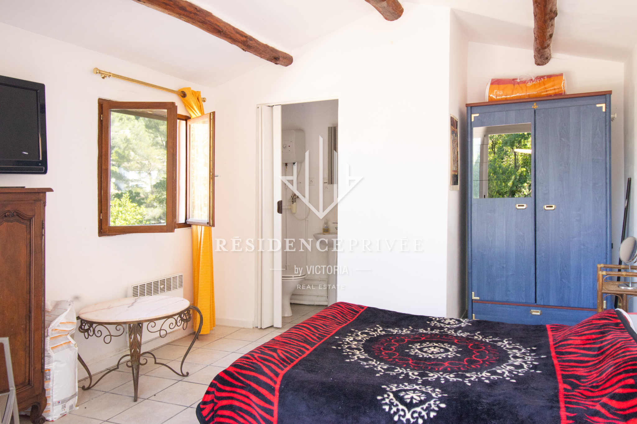 Villa avec terrain de 3000m2 et appartement indépendant