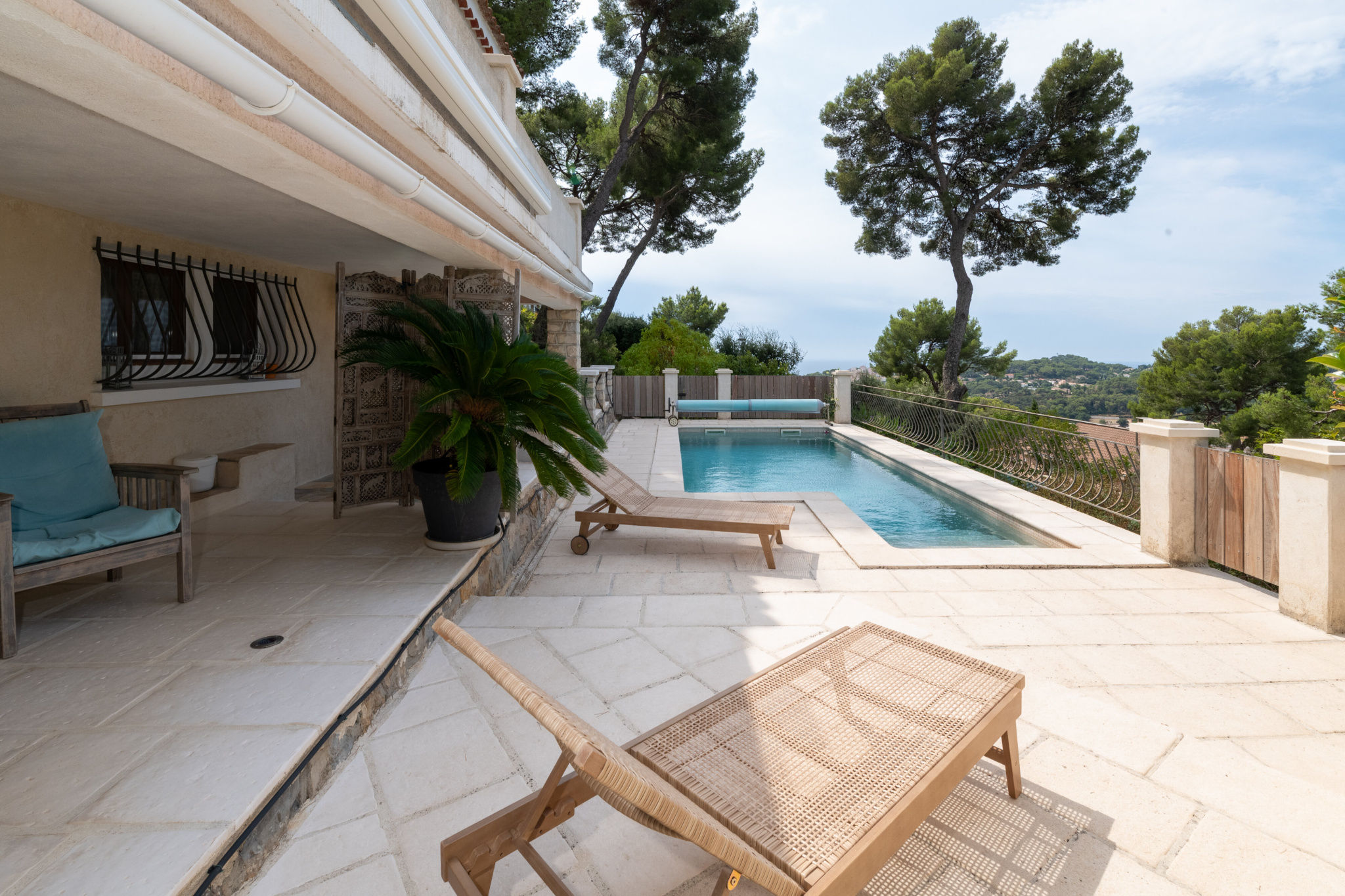 Villa avec vue mer à Carqueiranne   Quartier prisé et calme