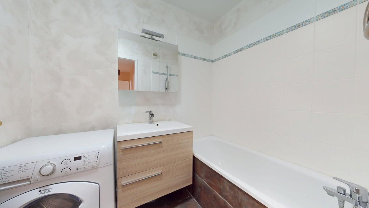 Appartement 3 pièces avec balcon et parking