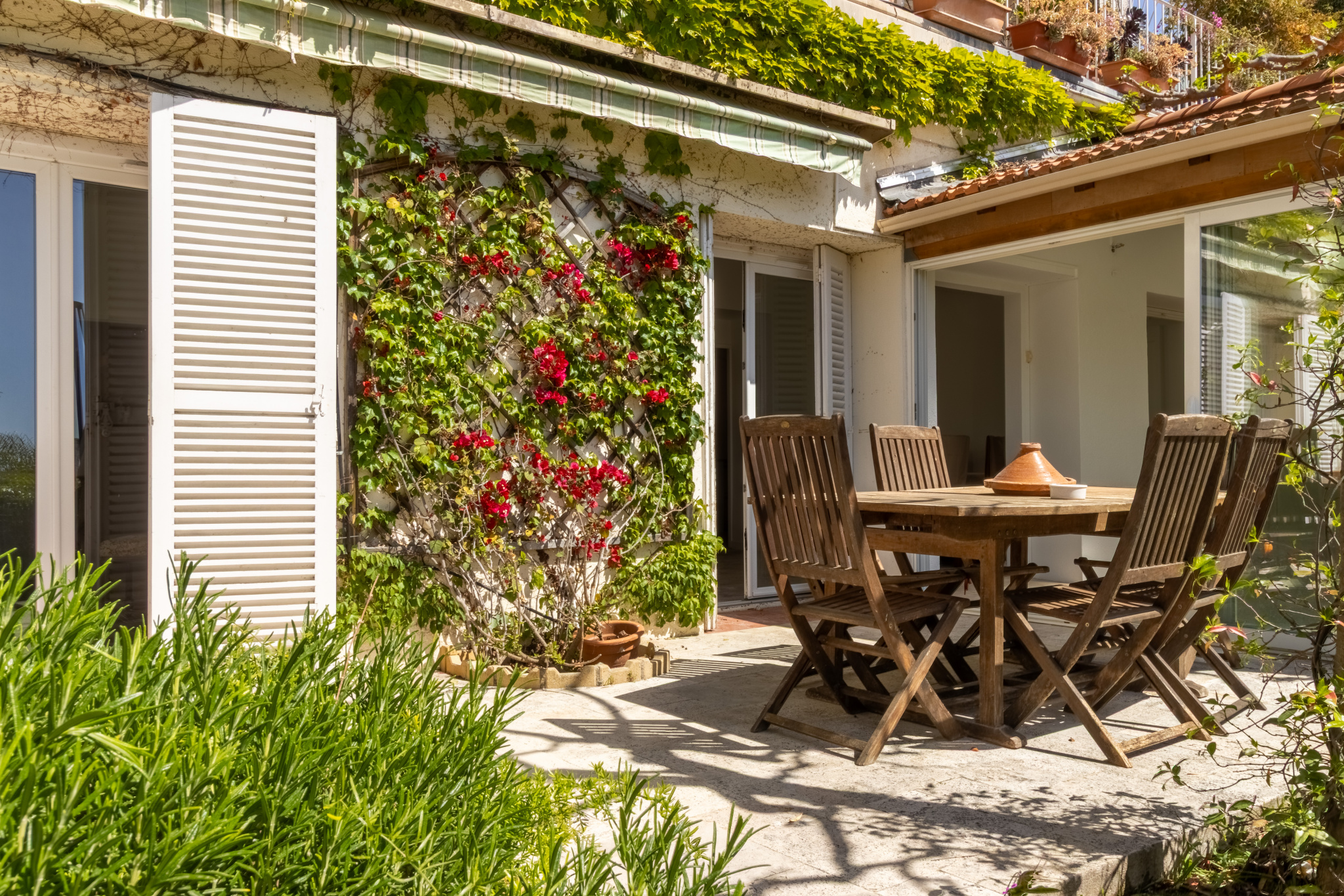 Appartement de charme, entièrement rénové, jardin.
