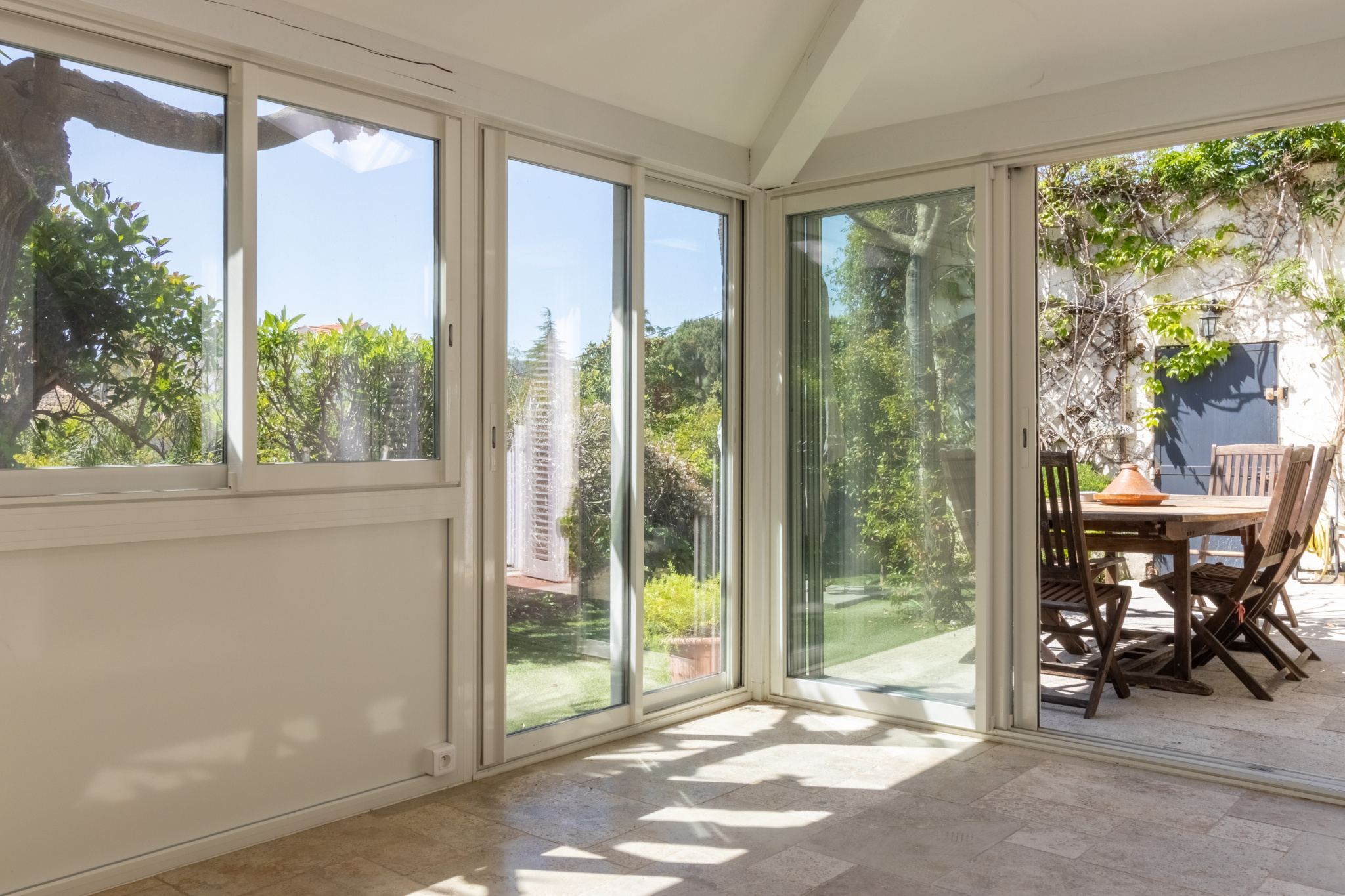 Appartement de charme, entièrement rénové, jardin.