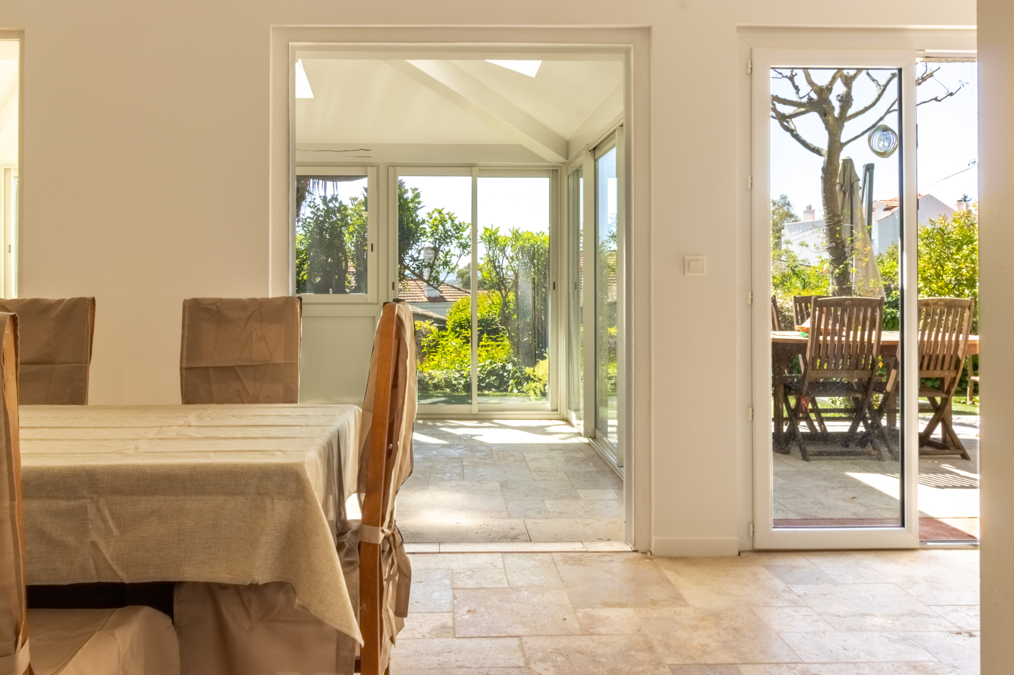 Appartement de charme, entièrement rénové, jardin.