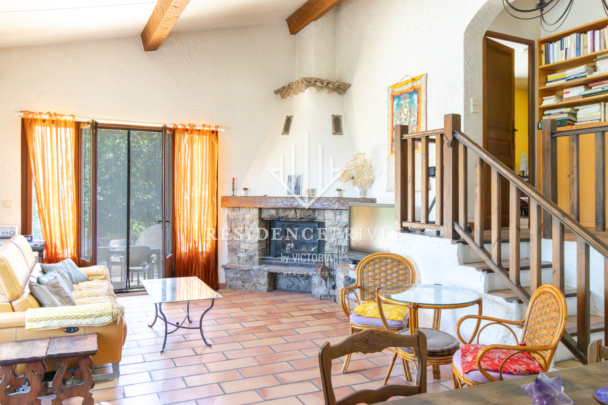 Villa avec terrain de 3000m2 et appartement indépendant