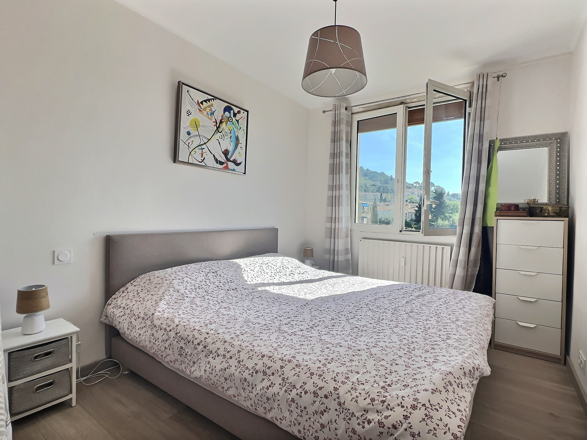 Appartement T5 92m2- Dernier étage – Ascenseur – Balcon
