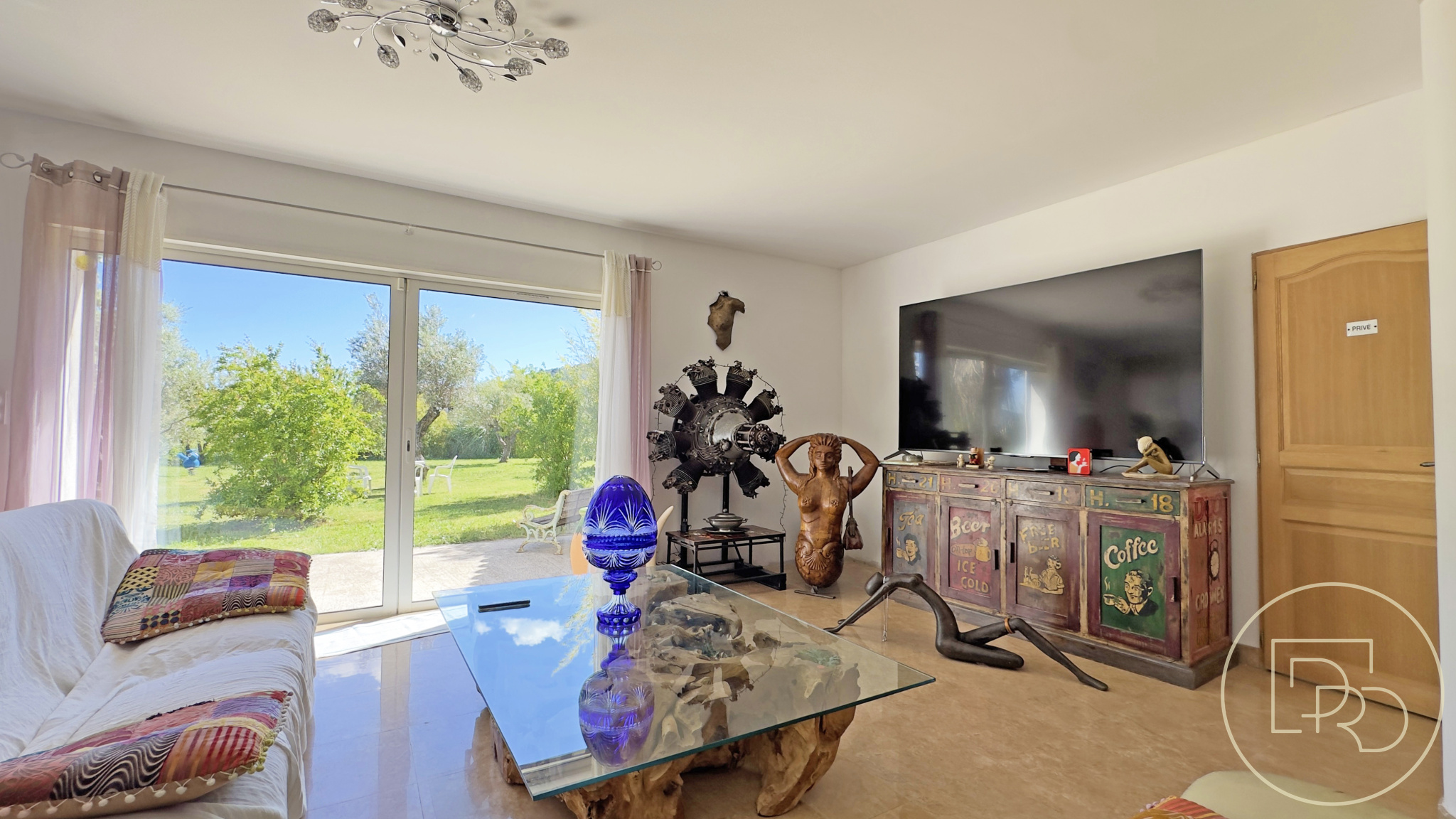 Propriété à Carnoules avec piscine, pool house et terrain constructible