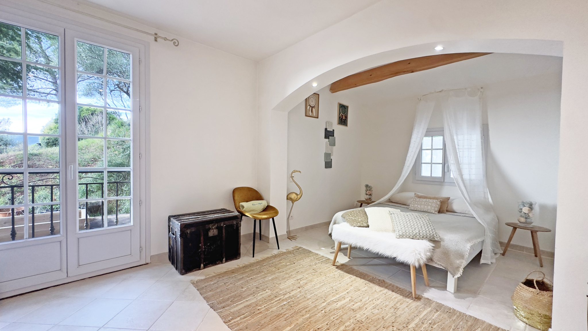 Villa de 306 m2 avec piscine et vue dégagée