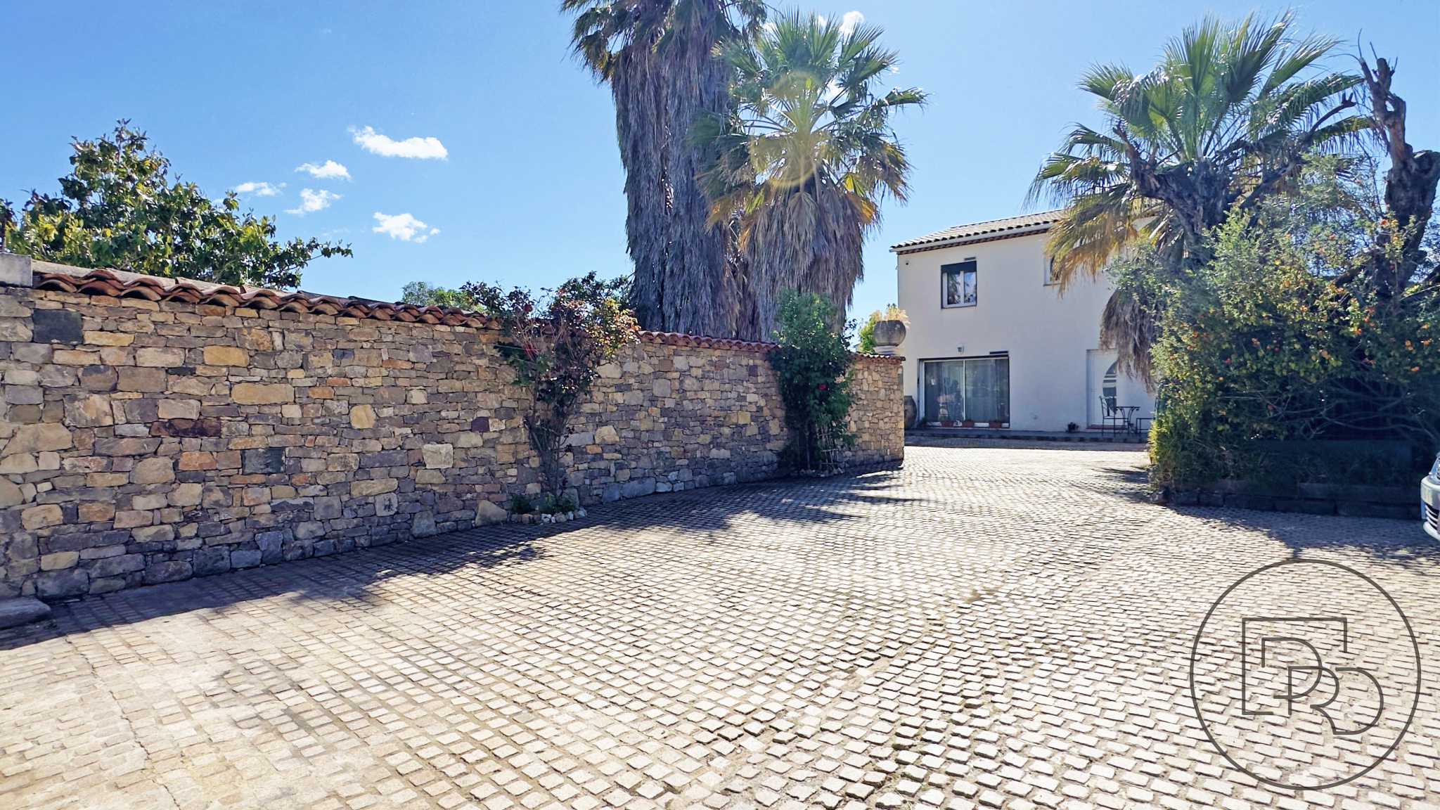 Propriété à Carnoules avec piscine, pool house et terrain constructible