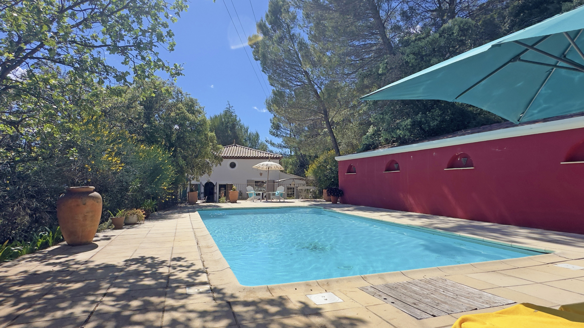 Villa de 306 m2 avec piscine et vue dégagée