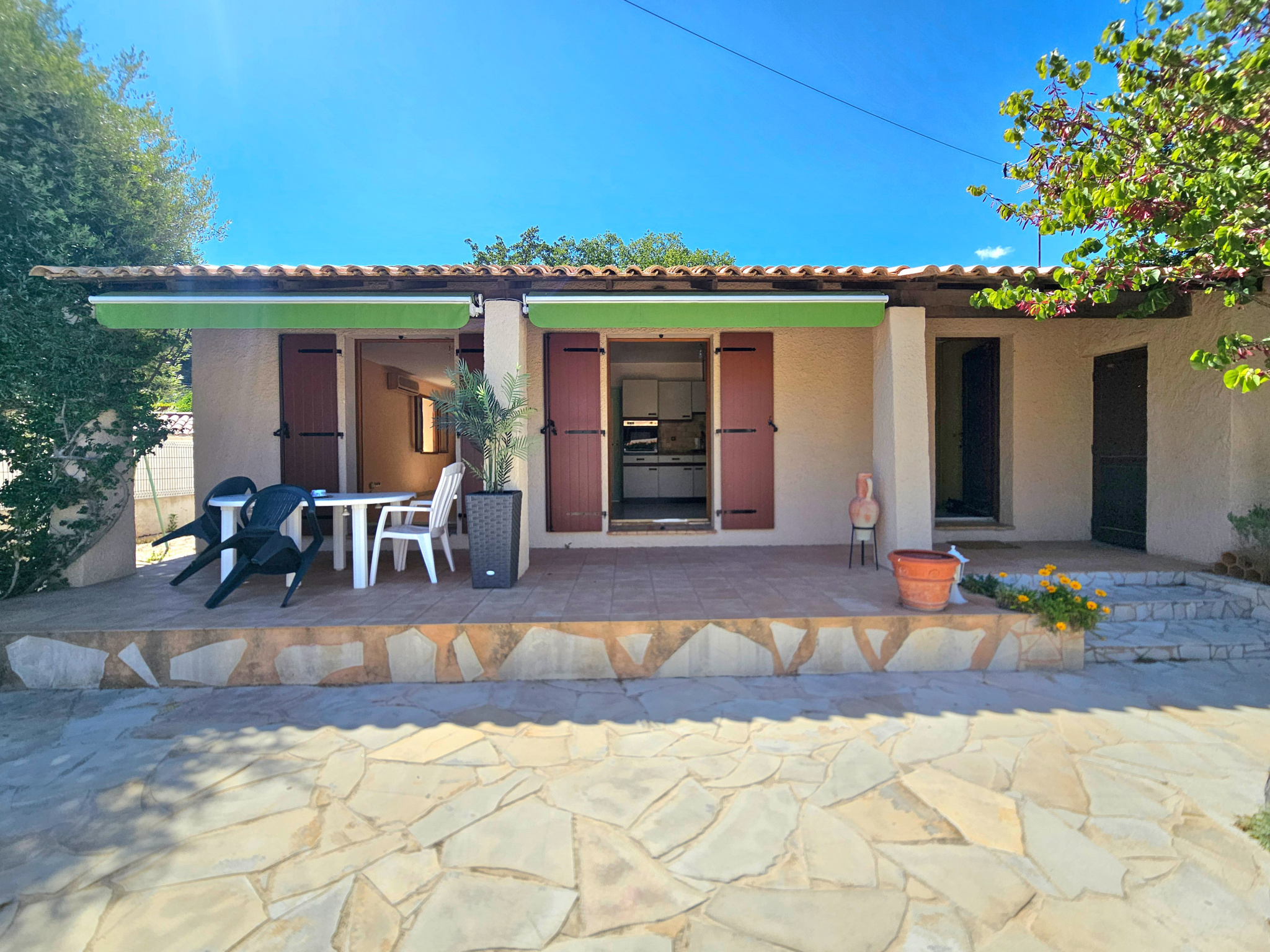 Maison de plain pied et Garage