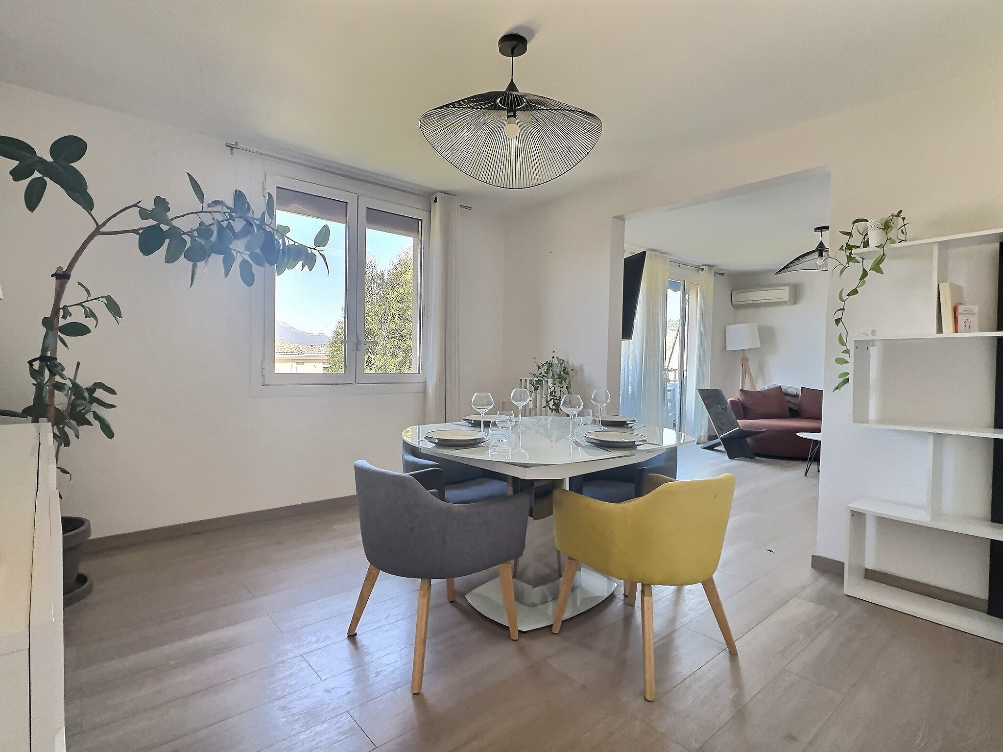 Appartement T5 92m2- Dernier étage – Ascenseur – Balcon