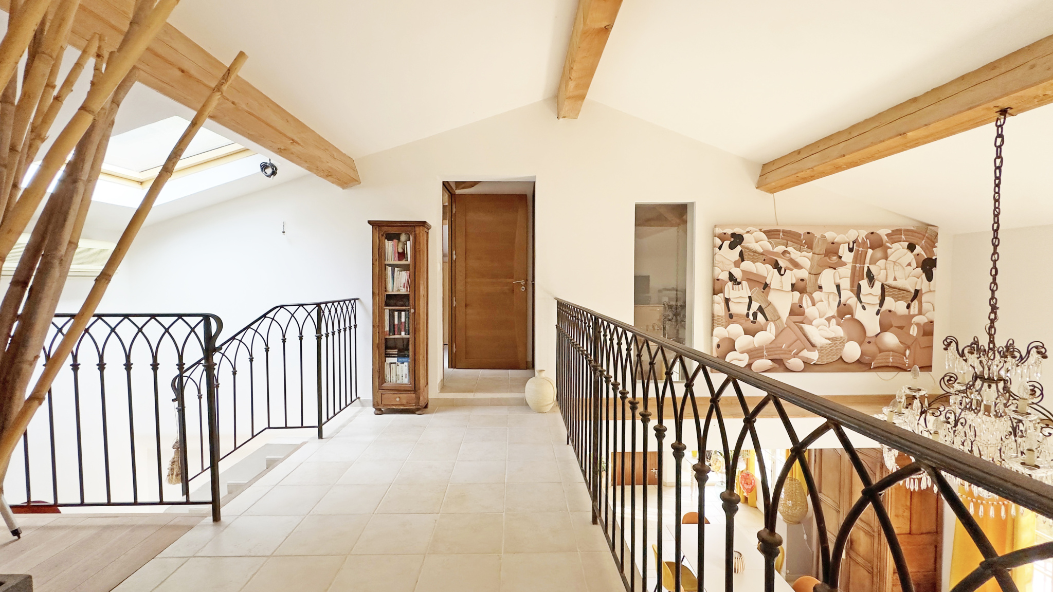 Villa de 306 m2 avec piscine et vue dégagée
