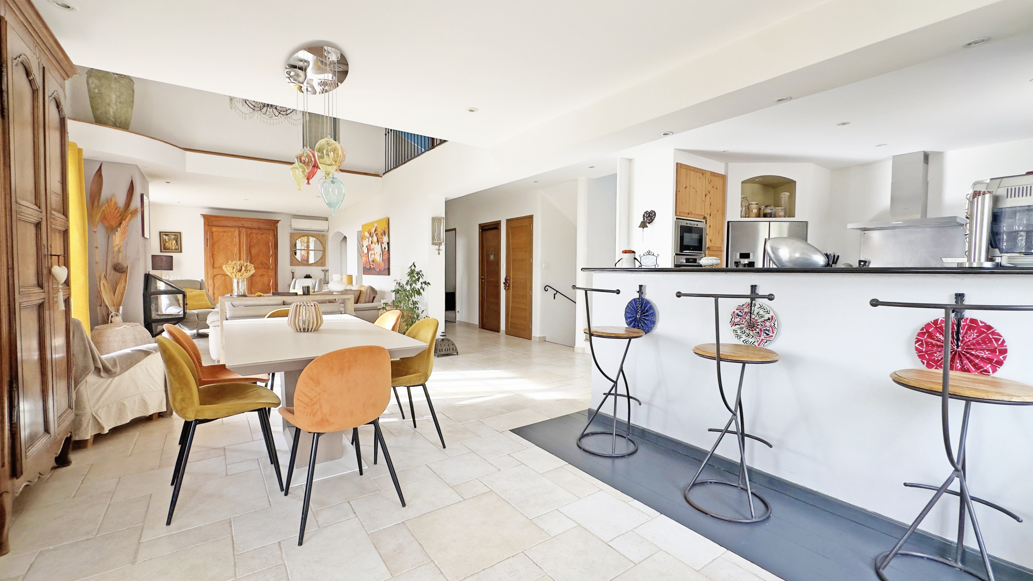 Villa de 306 m2 avec piscine et vue dégagée