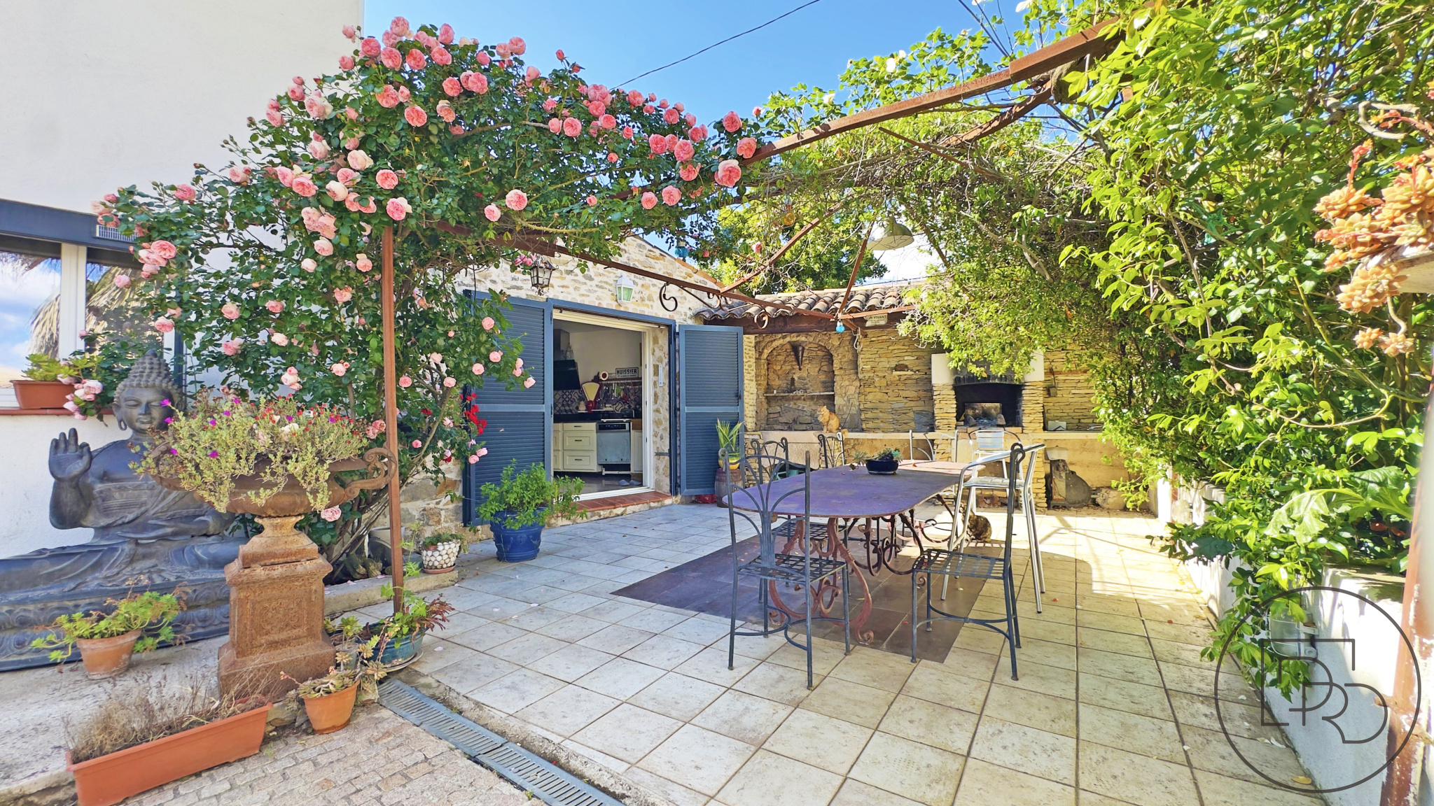 Propriété à Carnoules avec piscine, pool house et terrain constructible