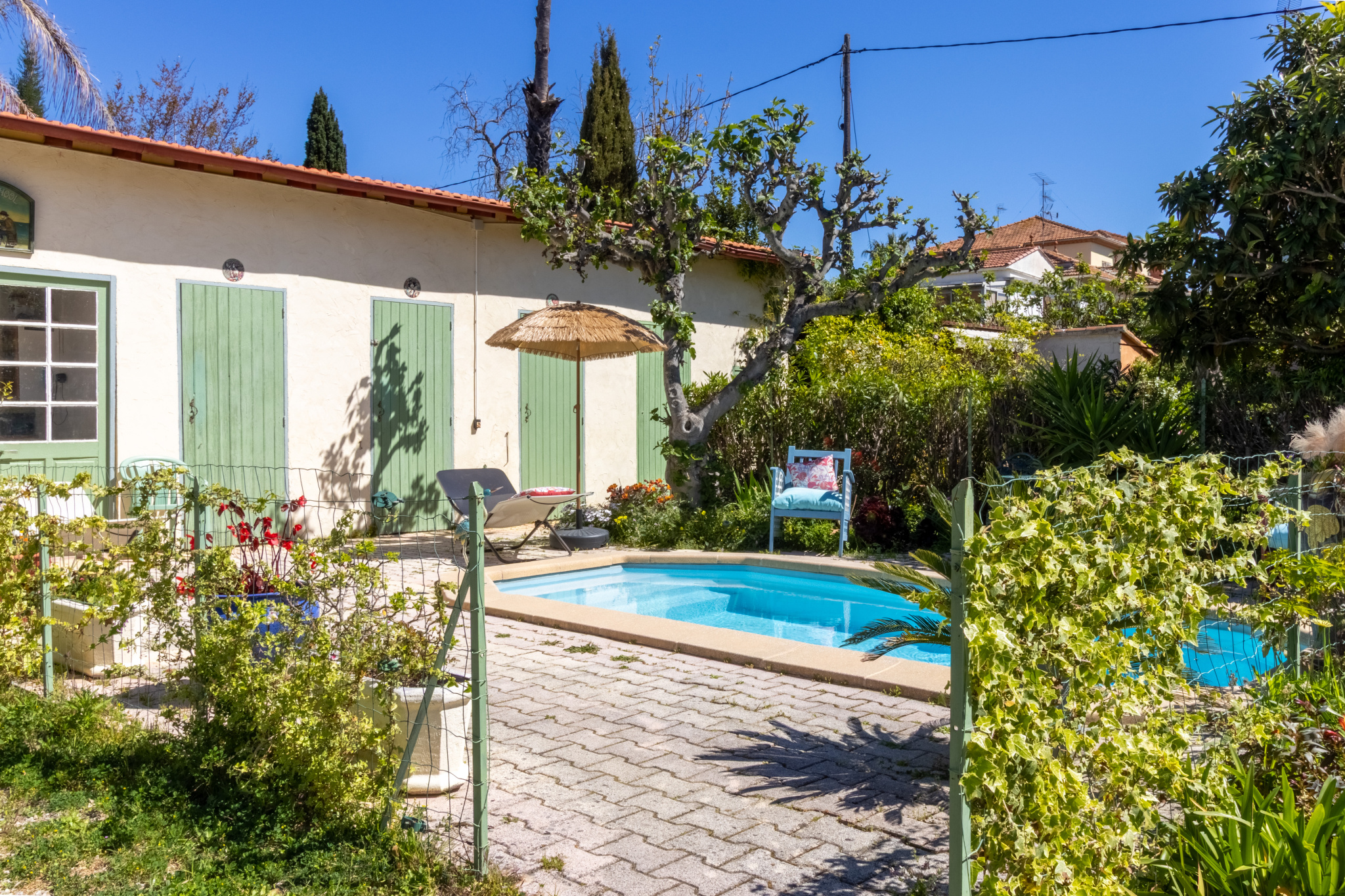 Appartement 4 pièces avec piscine, garage, cave, parking