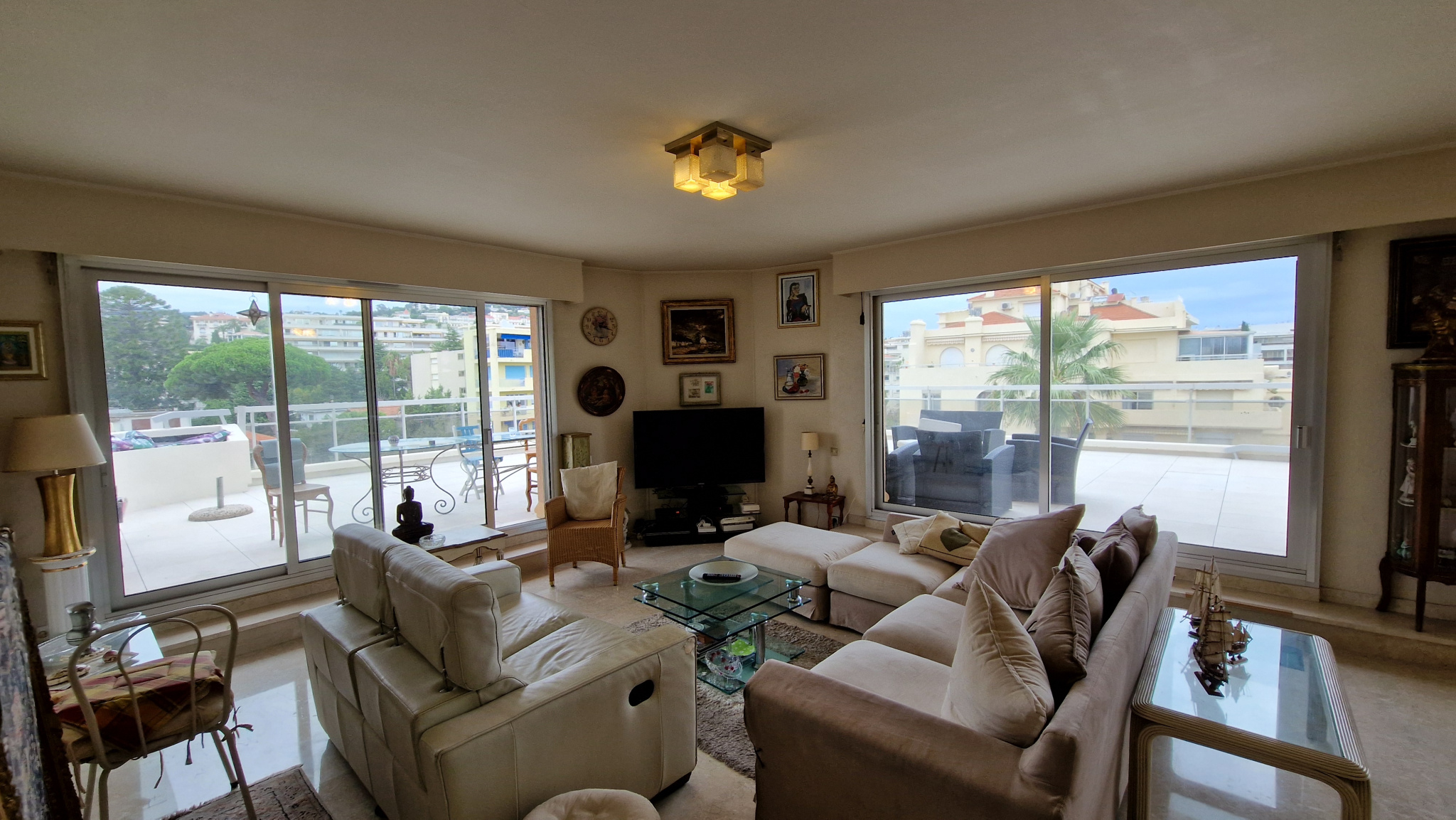Appartement de Standing – Pointe Croisette T7 – Cannes – Le Palais Impérial – 5o Etage Vue 360o – 5 Chambres