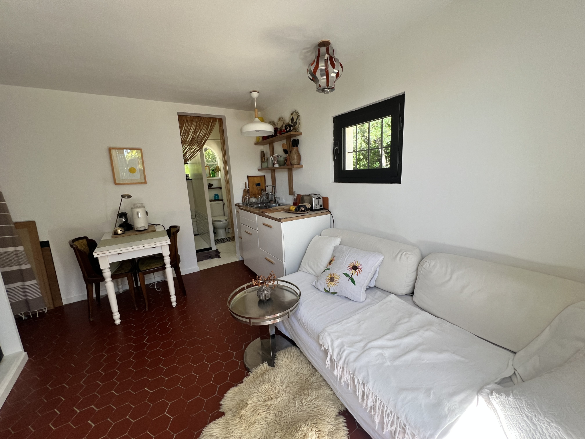 &lsquo;Villa Planquée&rsquo; sur le Paradis des années 30 avec jardin.