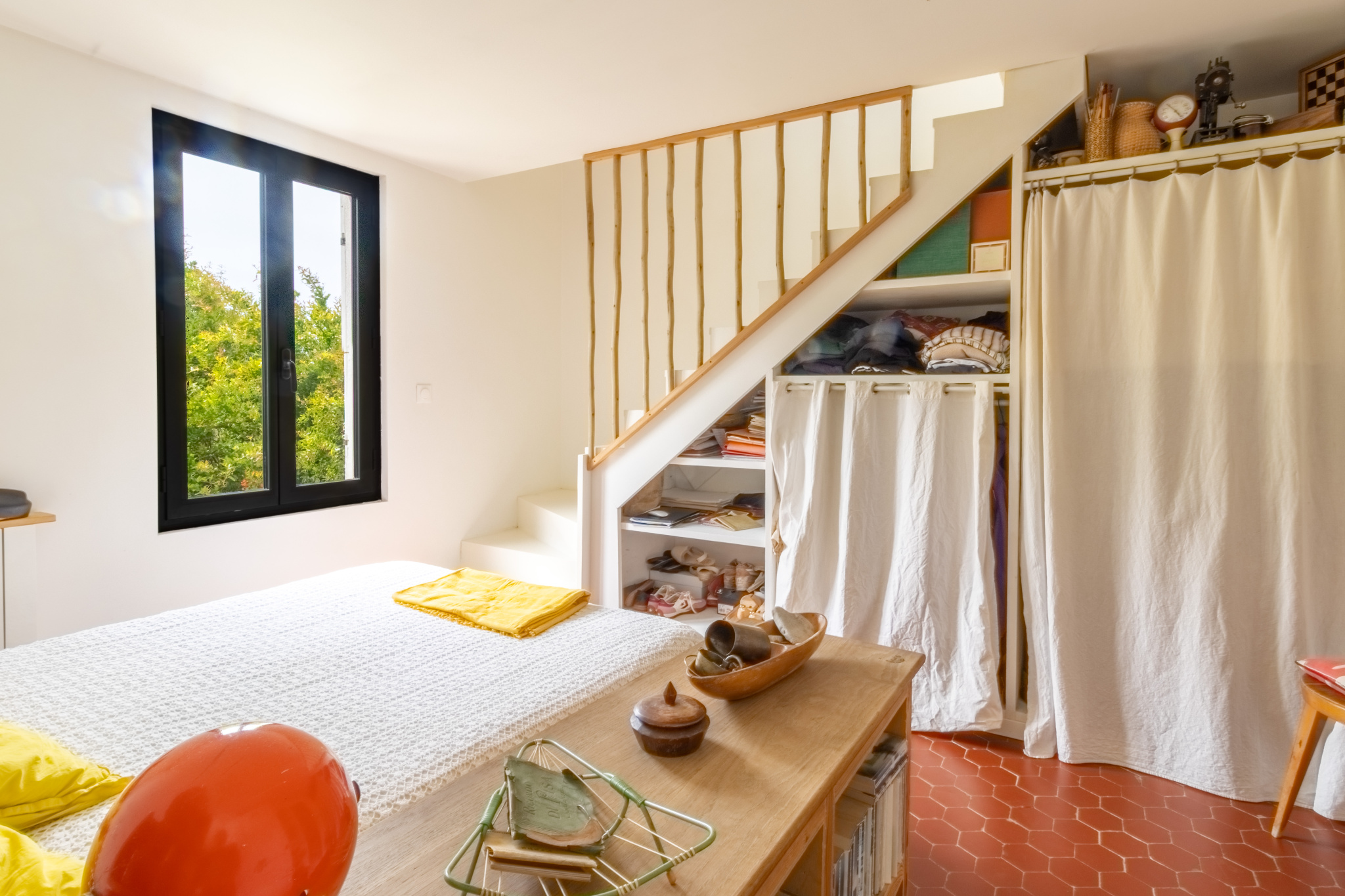 &lsquo;Villa Planquée&rsquo; sur le Paradis des années 30 avec jardin.