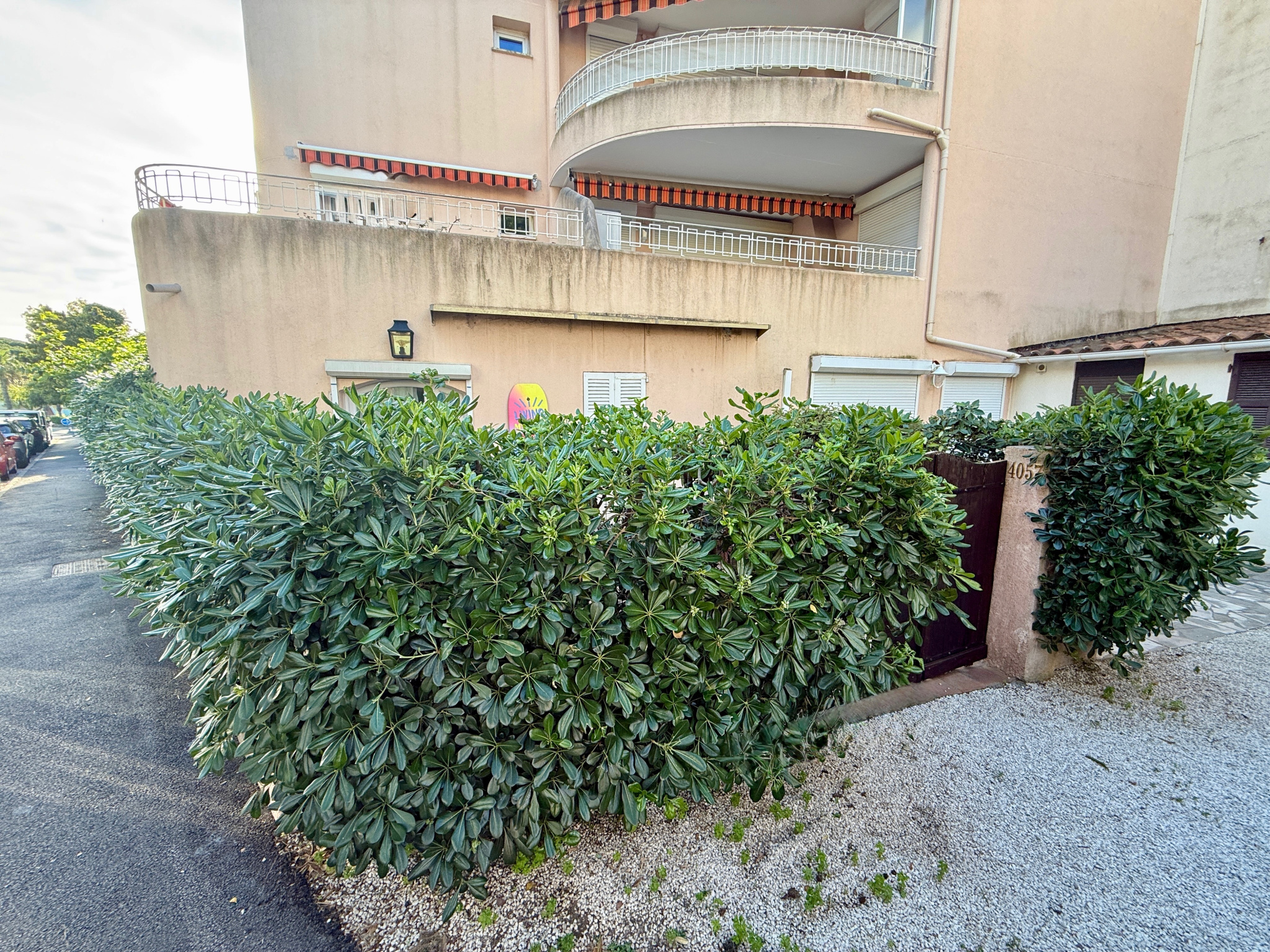 Cavalaire-sur-Mer   Élégant appartement en rez-de-jardin à deux pas du centre-ville