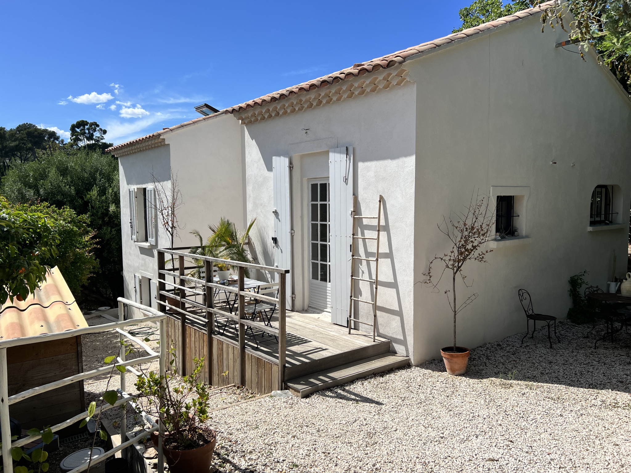 &lsquo;Villa Planquée&rsquo; sur le Paradis des années 30 avec jardin.